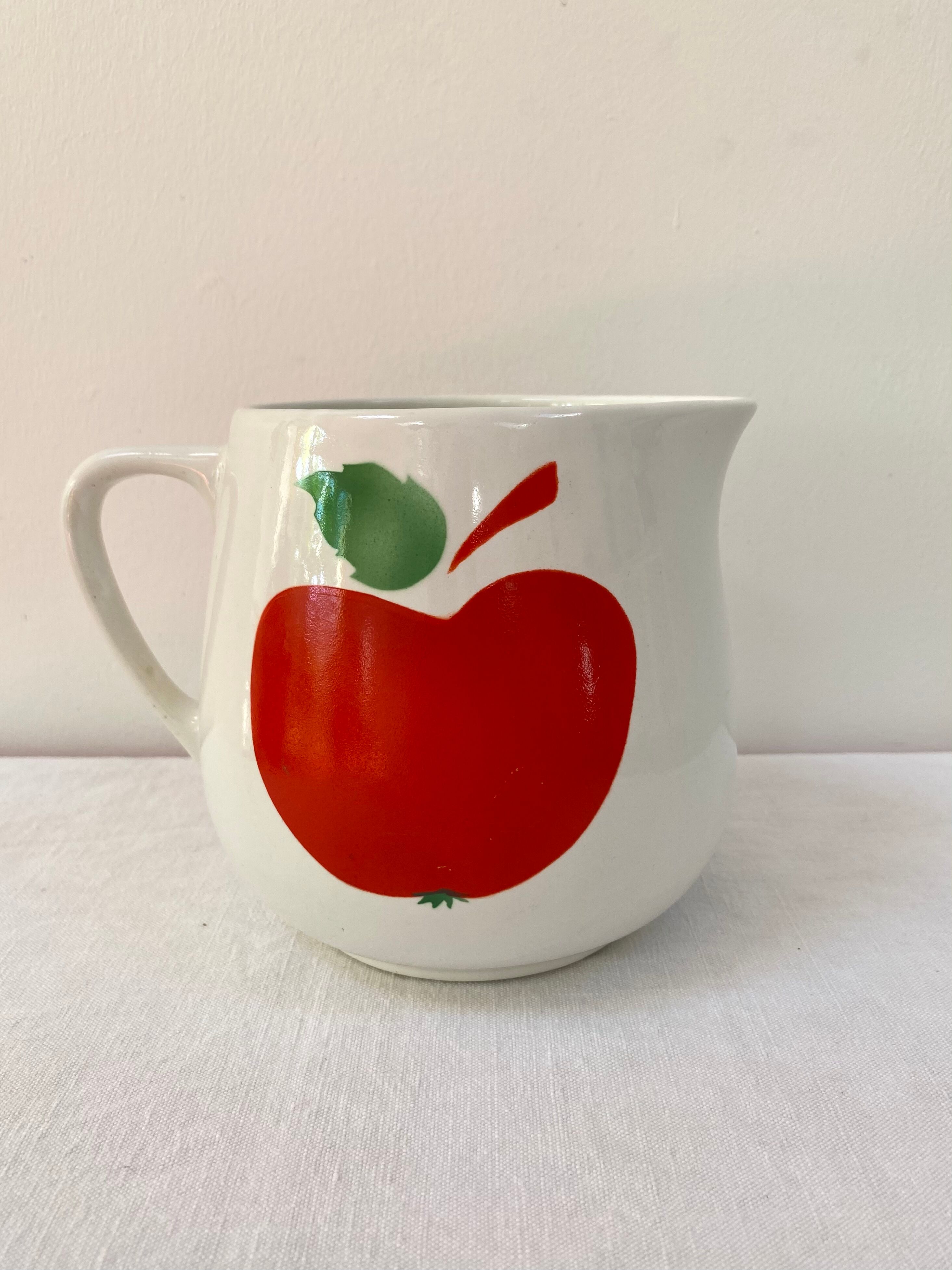 Vintage porcelain apple pitcher 1L