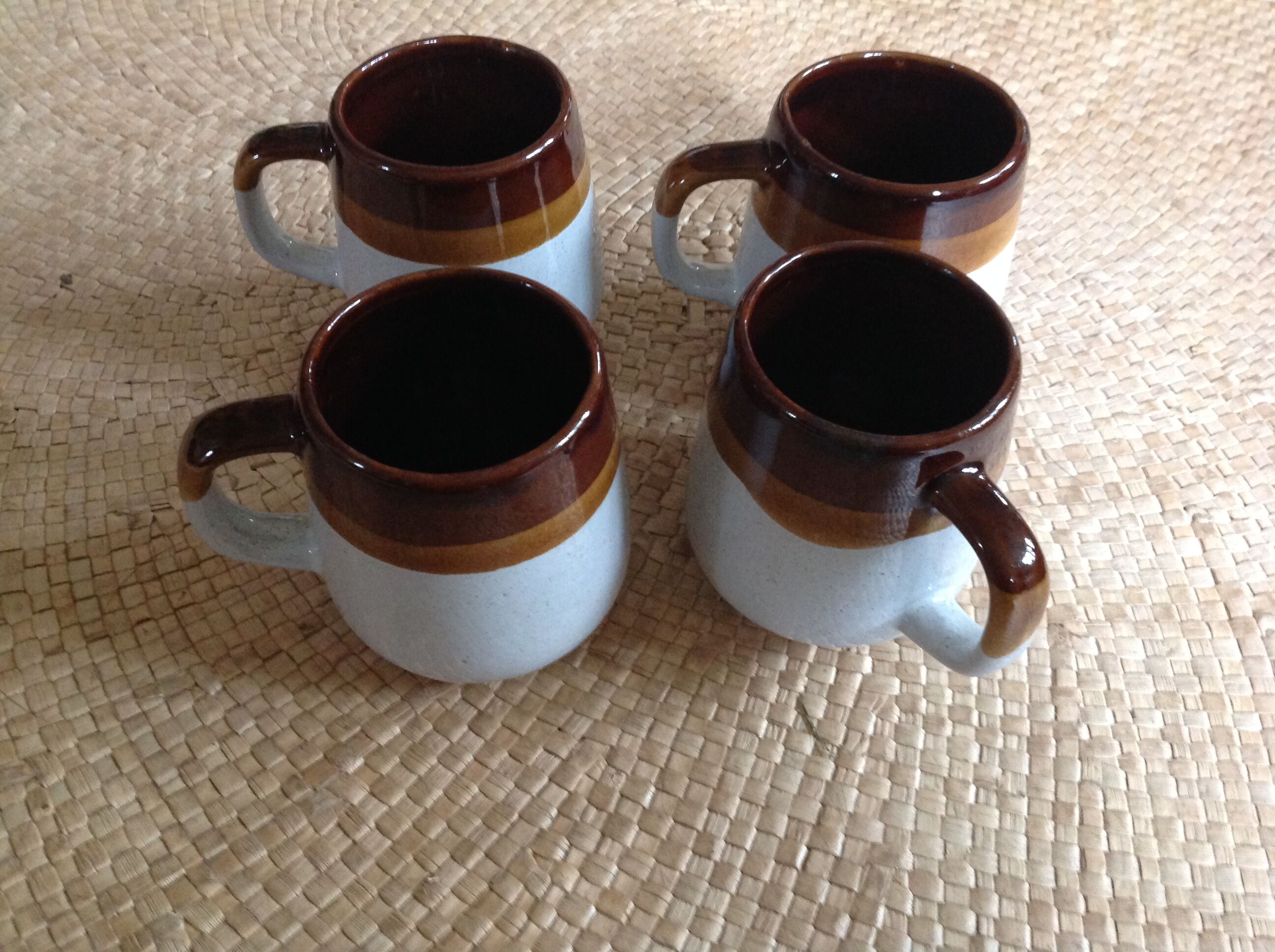 Lot of 4 mugs