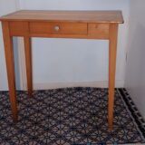 Side table feet spindle