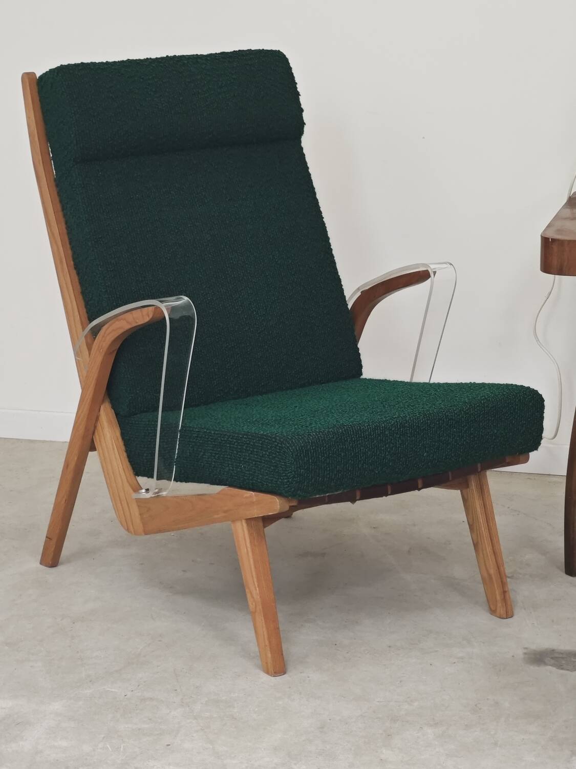 Paire de fauteuils ULUV bois et tissu vert bouclette