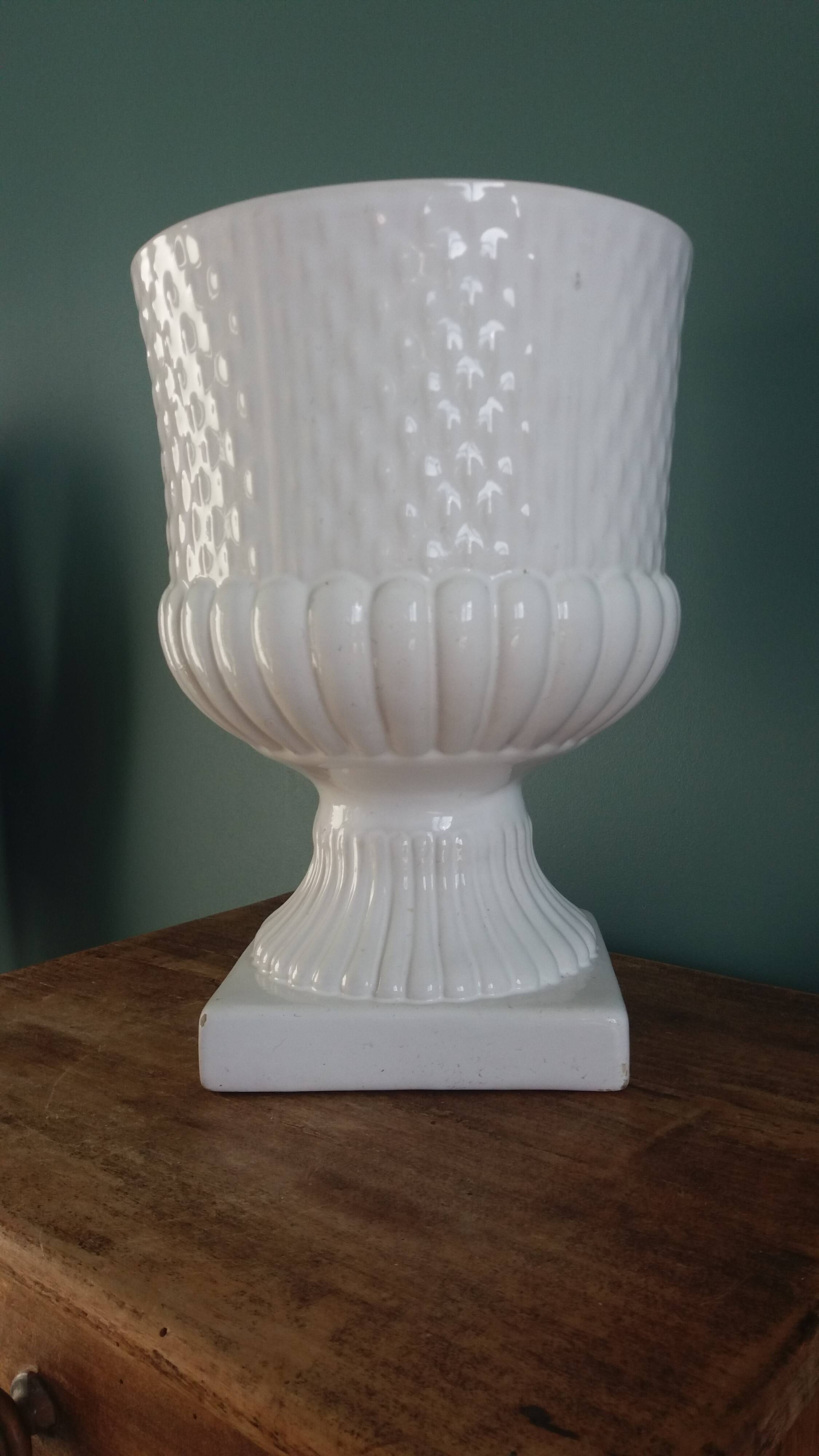 Médicis planter pot vase Saint Clément France Pompadour