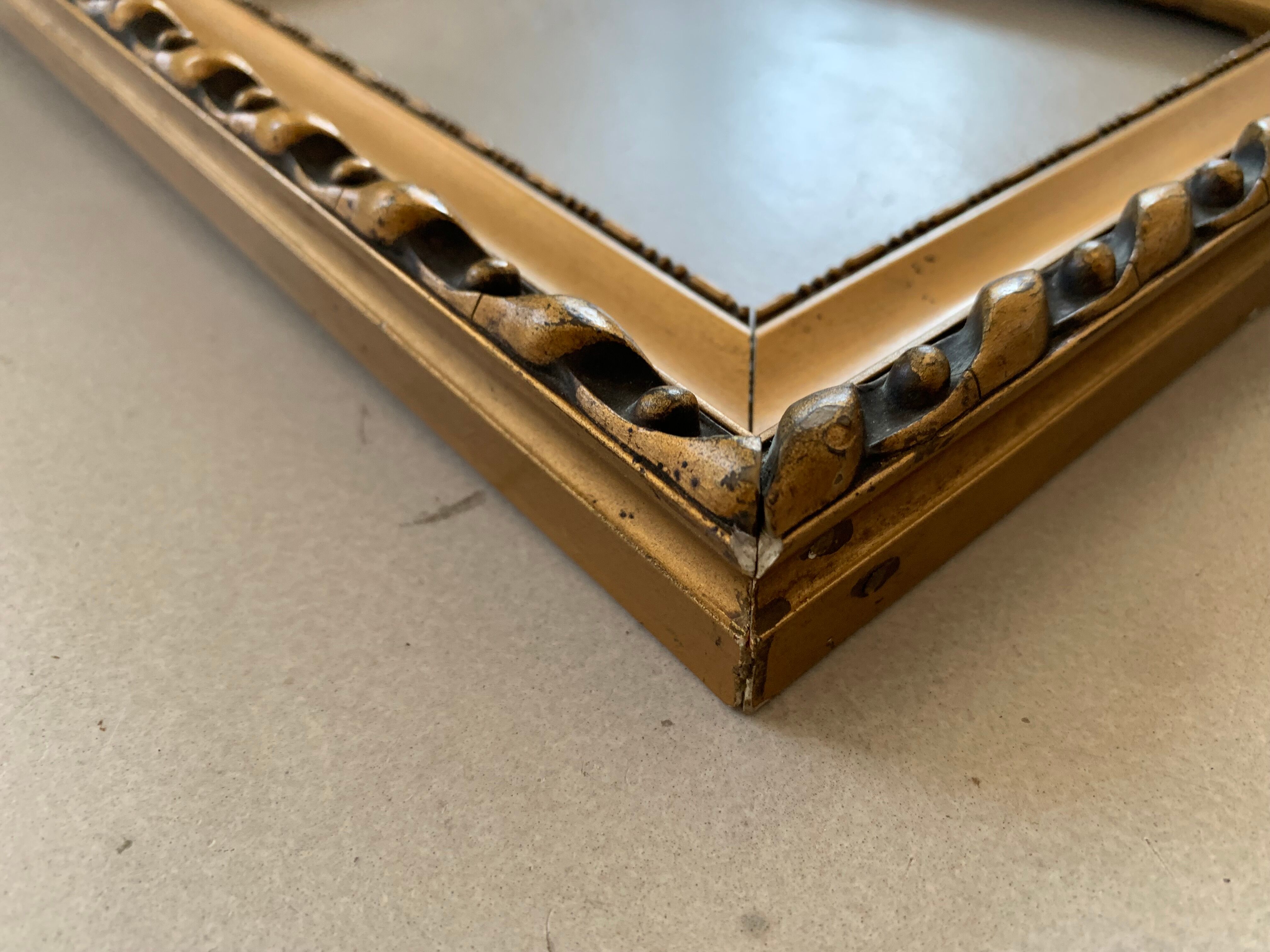 Golden frame 25x30cm