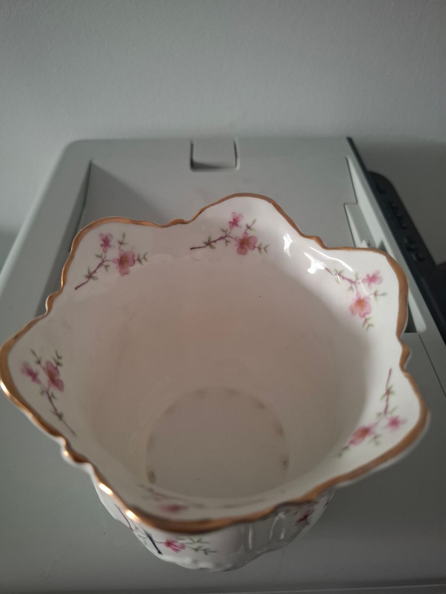 Old porcelain cache pot or trinket dish