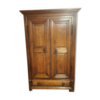 Armoire ancienne chevillée