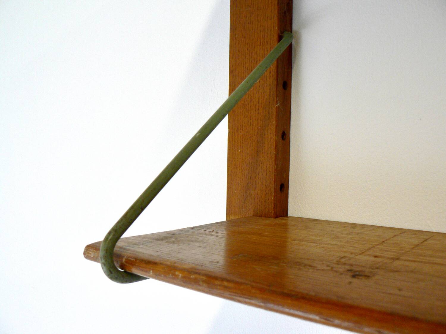 A shelf by Jacques Hauville