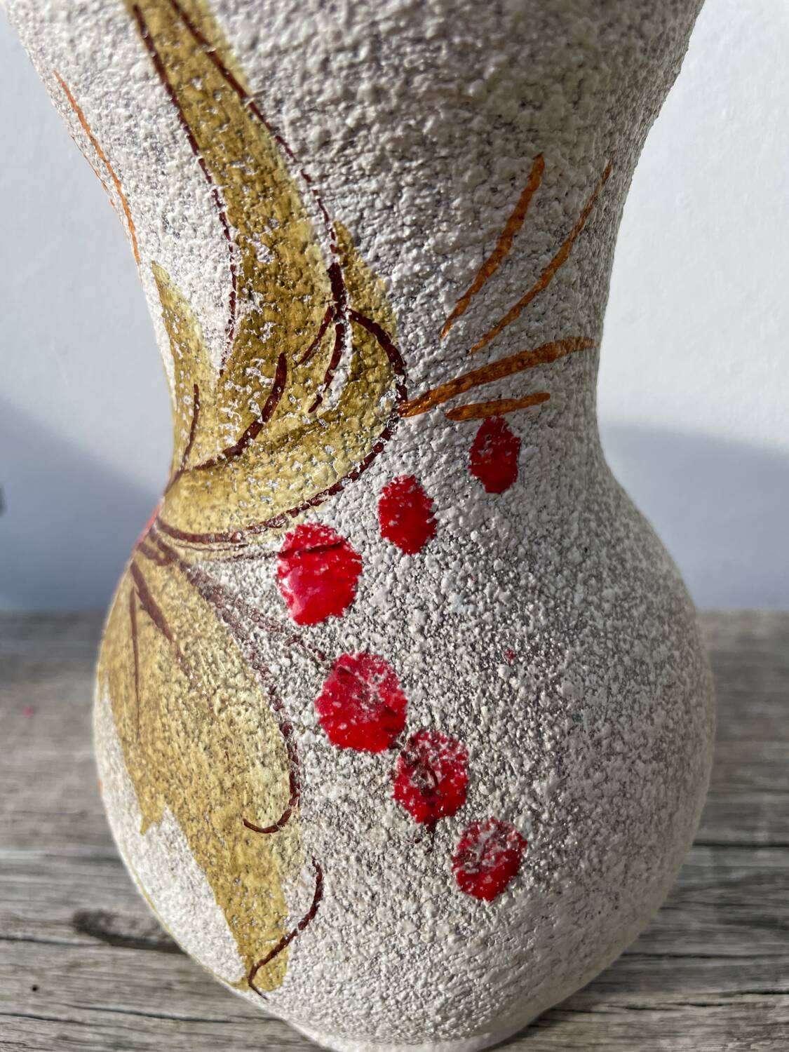 Italian ceramic vase from 1950 with floral decoration