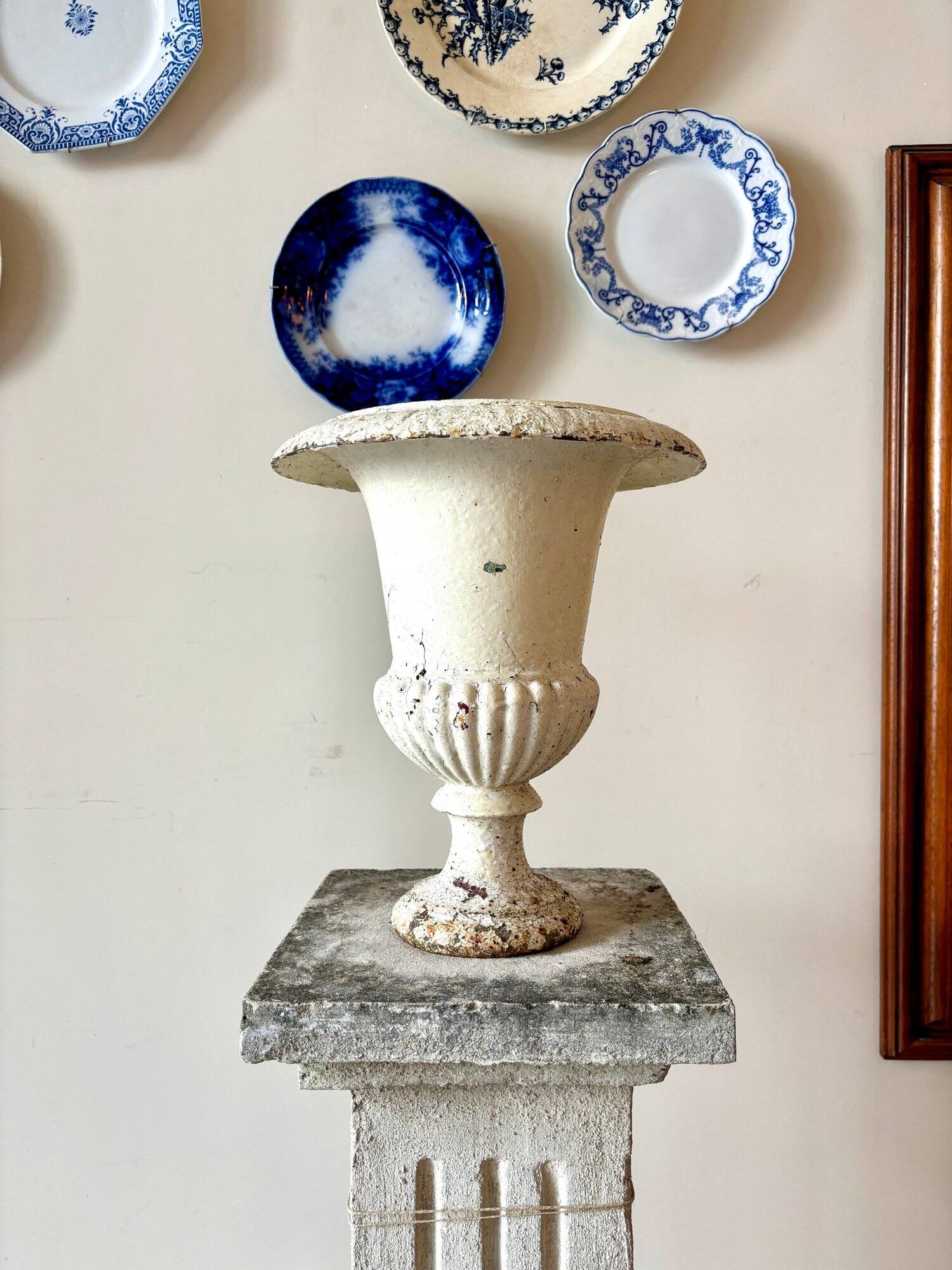 Medici pot in white cast iron - shower base