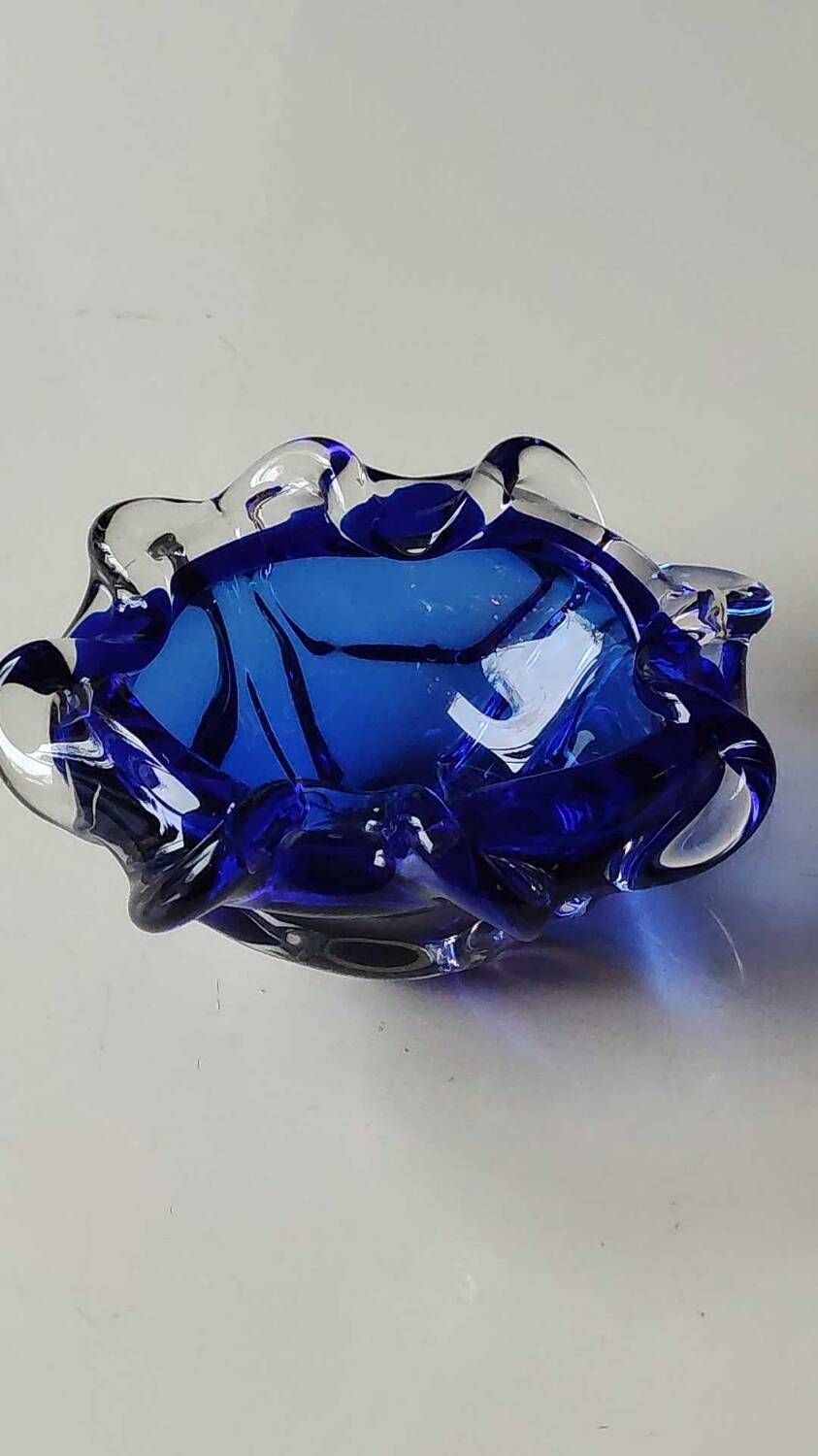 Empty pocket blown art glass from Murano Italy, corolla shape, cobalt blue
