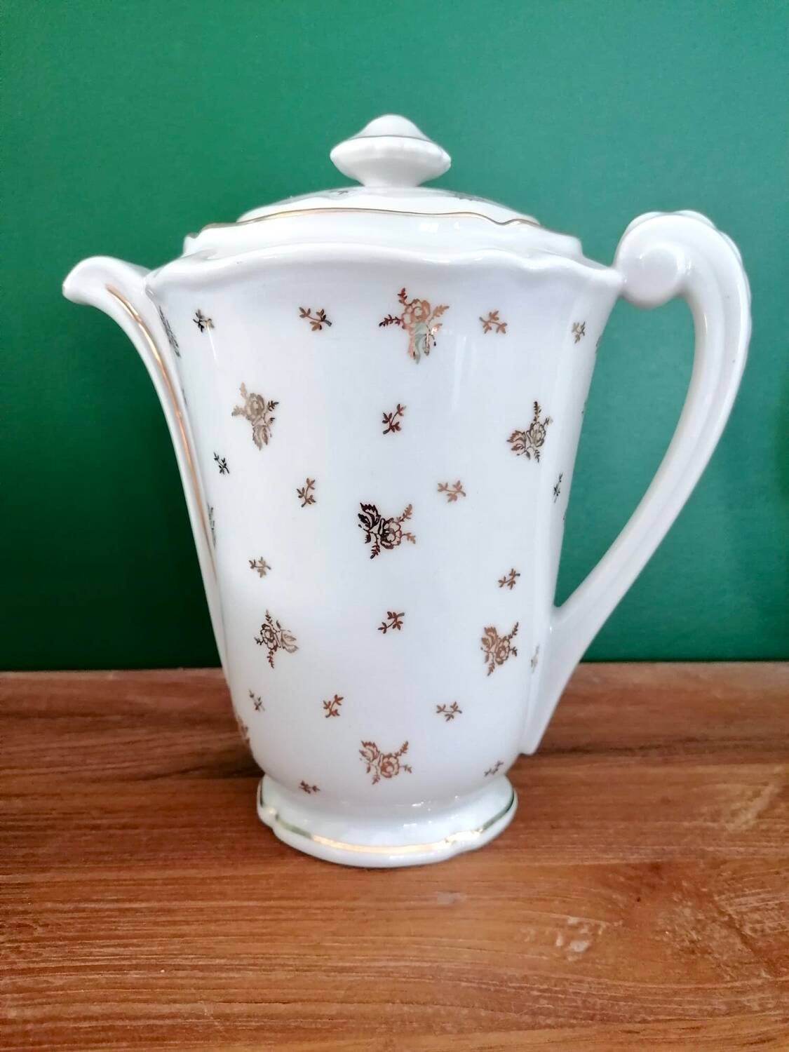 Coffee pot and sugar bowl