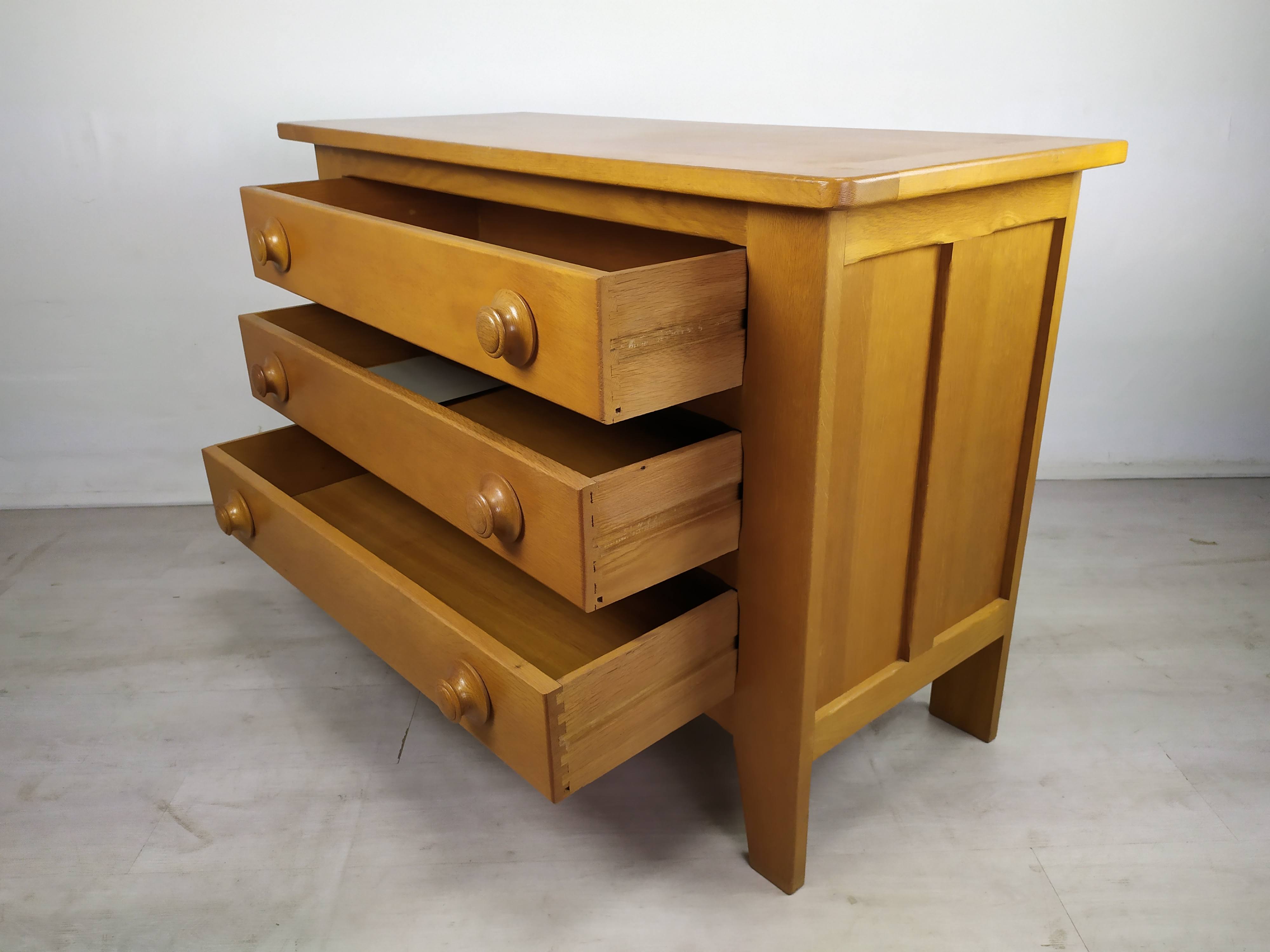 Vintage oak chest of drawers