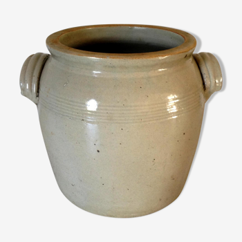 Pot in old stoneware