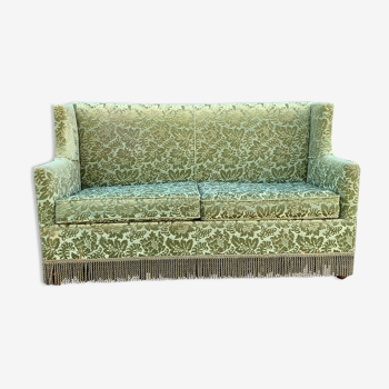 Chiseled velvet sofa seat