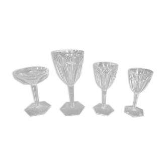 Baccarat model Compiègne engraved glasses