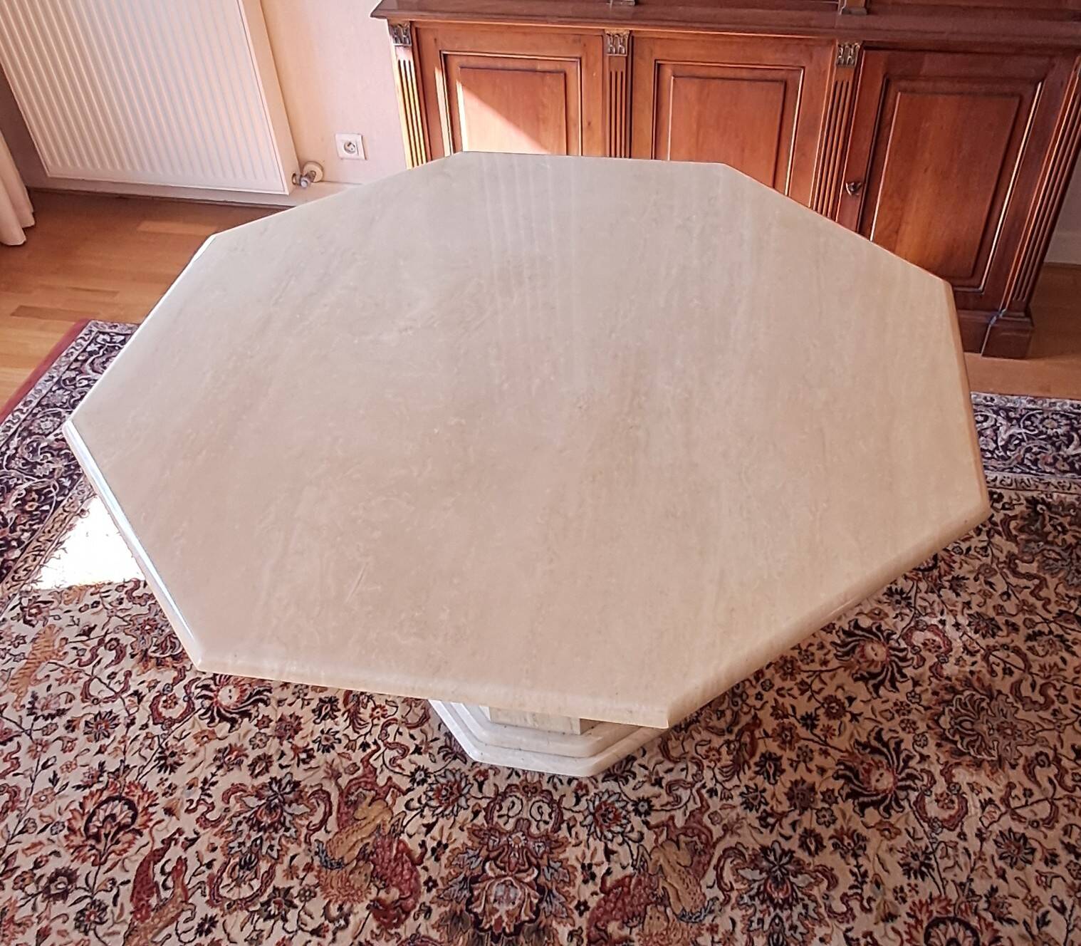 Dining table in travertine from the 1970s/1980s.
