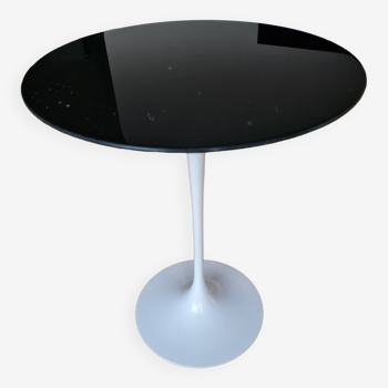 Knoll pedestal table Tulip collection by Eero Saarinen