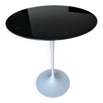 Knoll pedestal table Tulip collection by Eero Saarinen