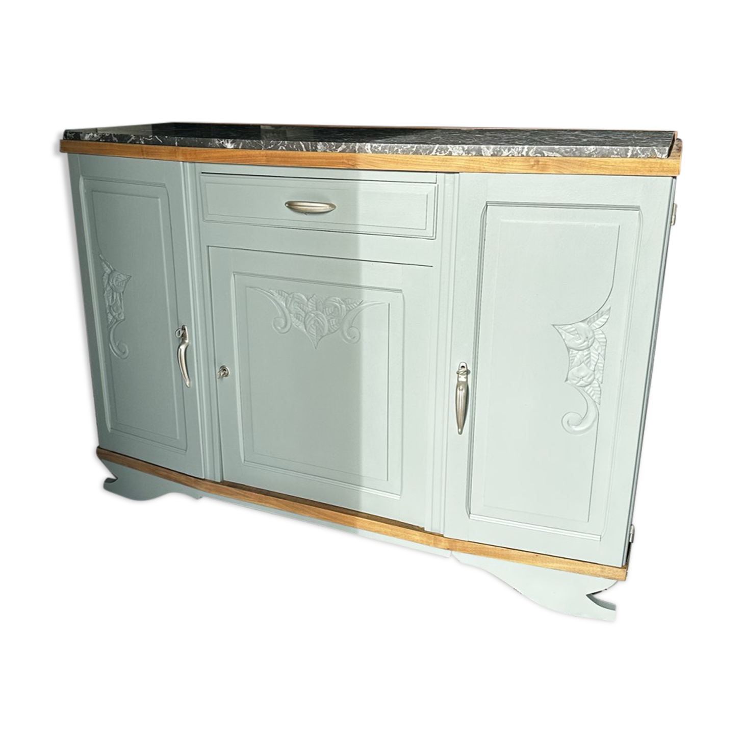 Bahut art deco revamped