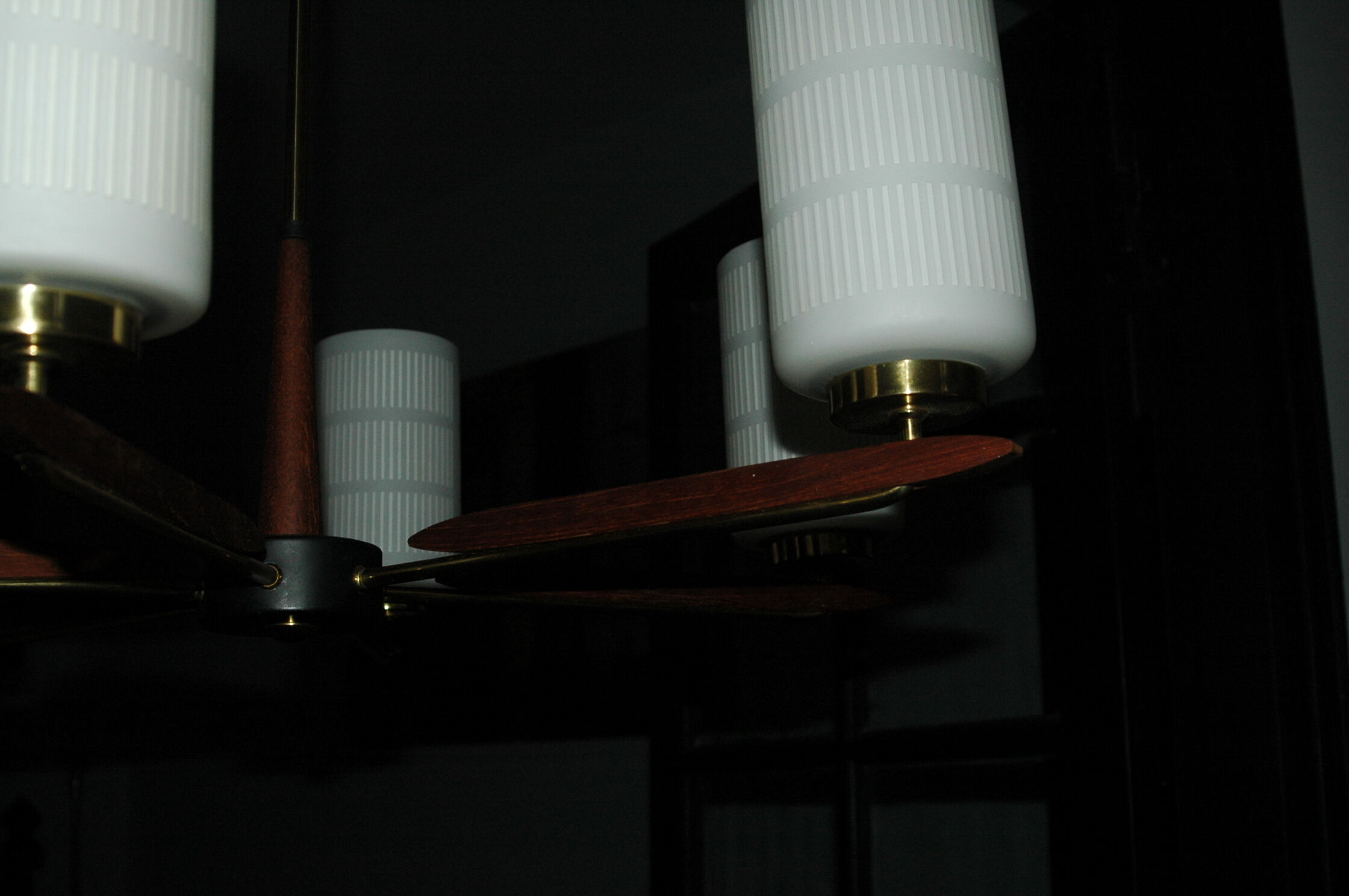 Lustre scandinave teck et laiton design 60's swedish teak and brass chandelier
