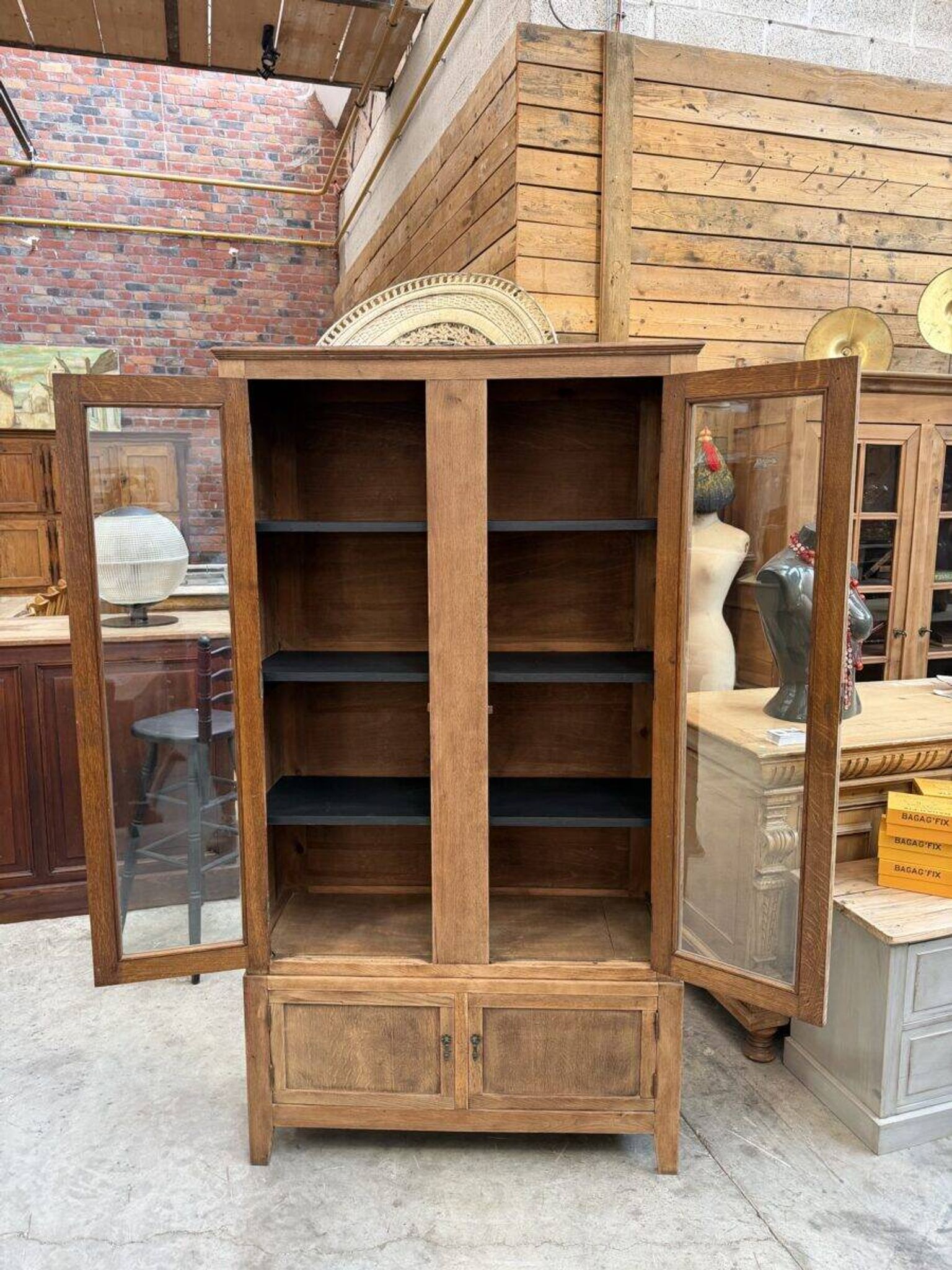 Oak display cabinet from the early 20th century.