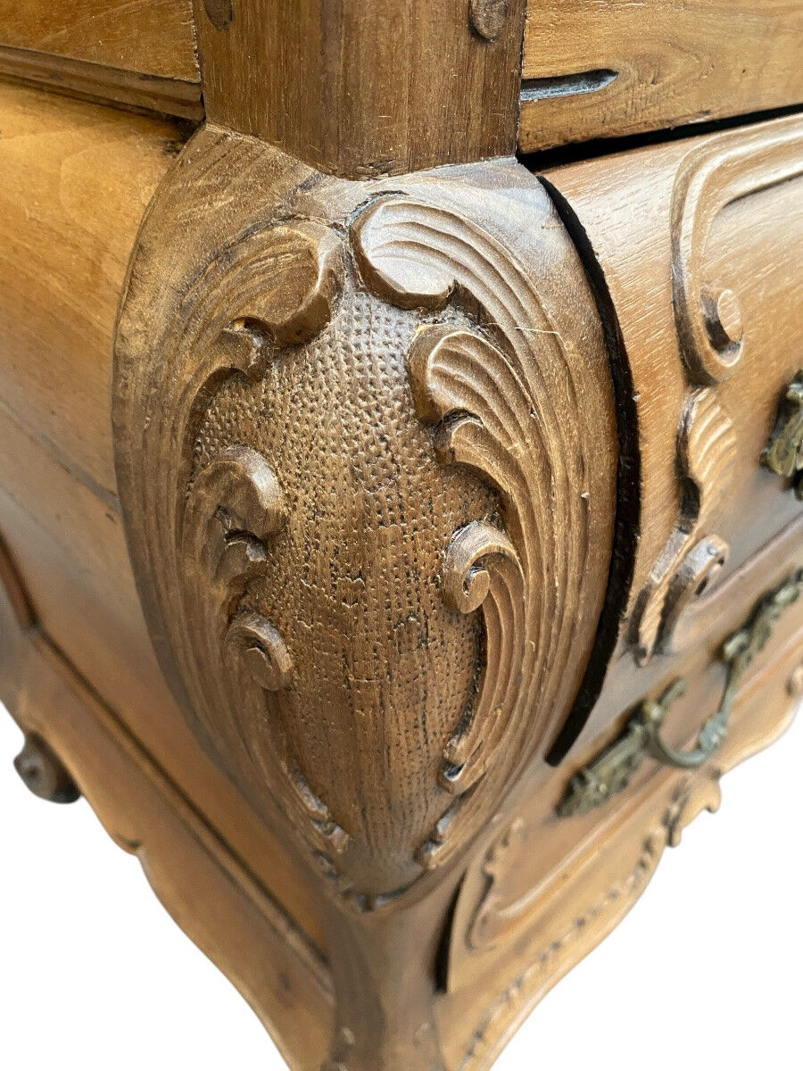 18th century bombé commode