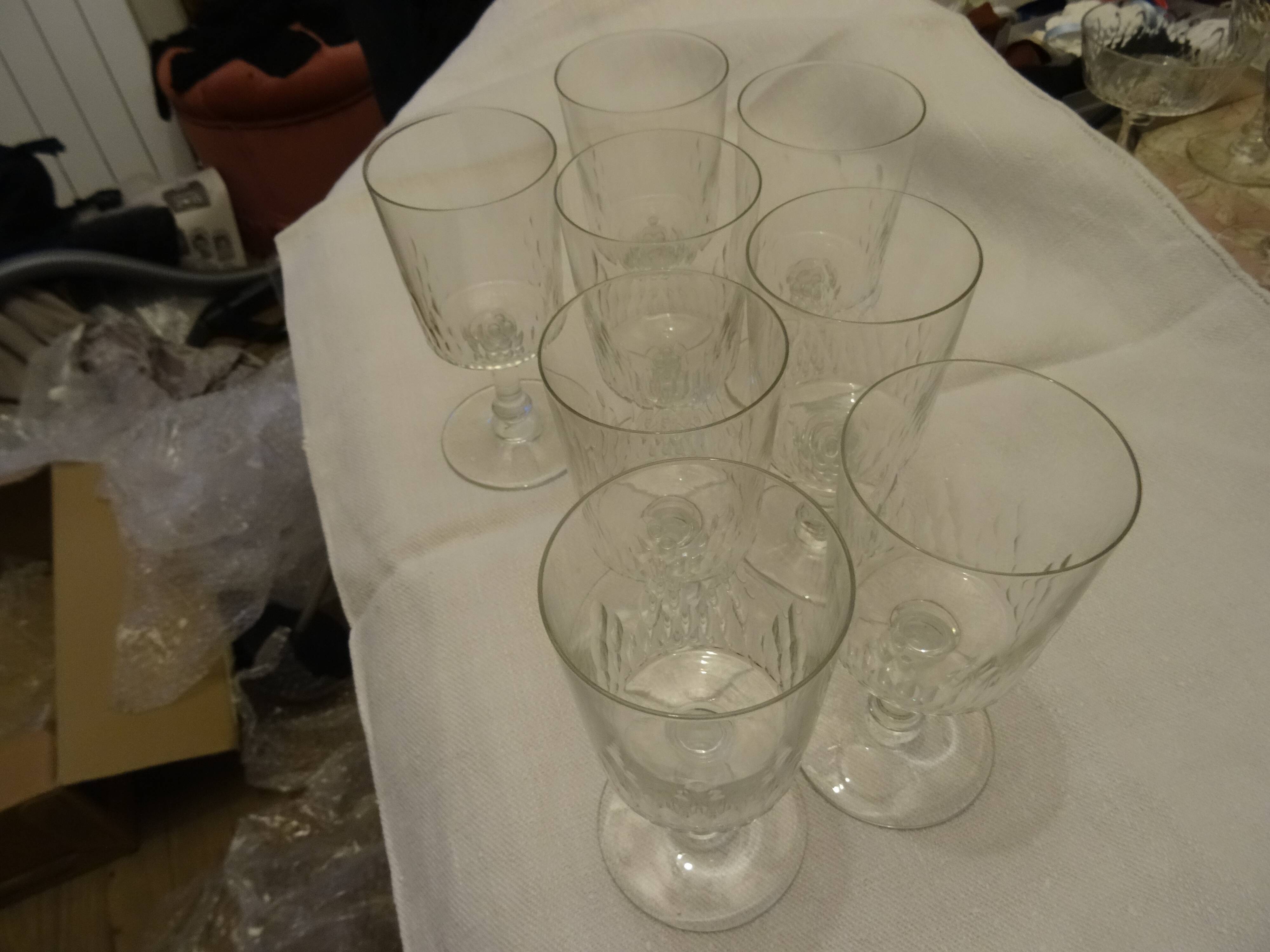 Elegant set of 8 Baccarat wine glasses
