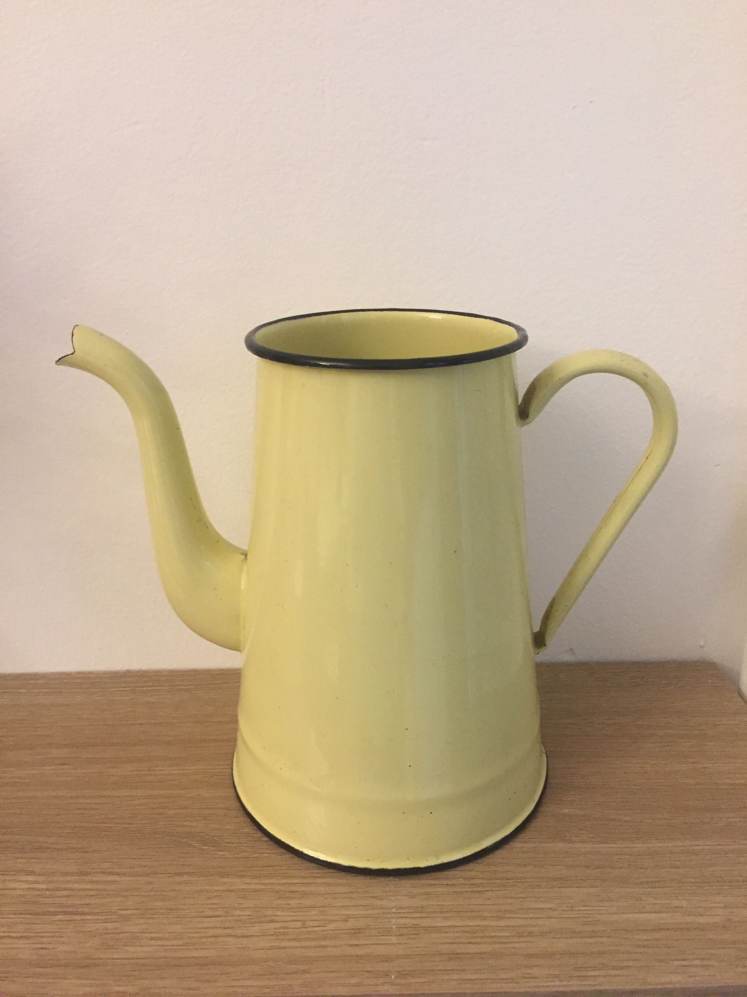 Yellow enamelled coffee maker