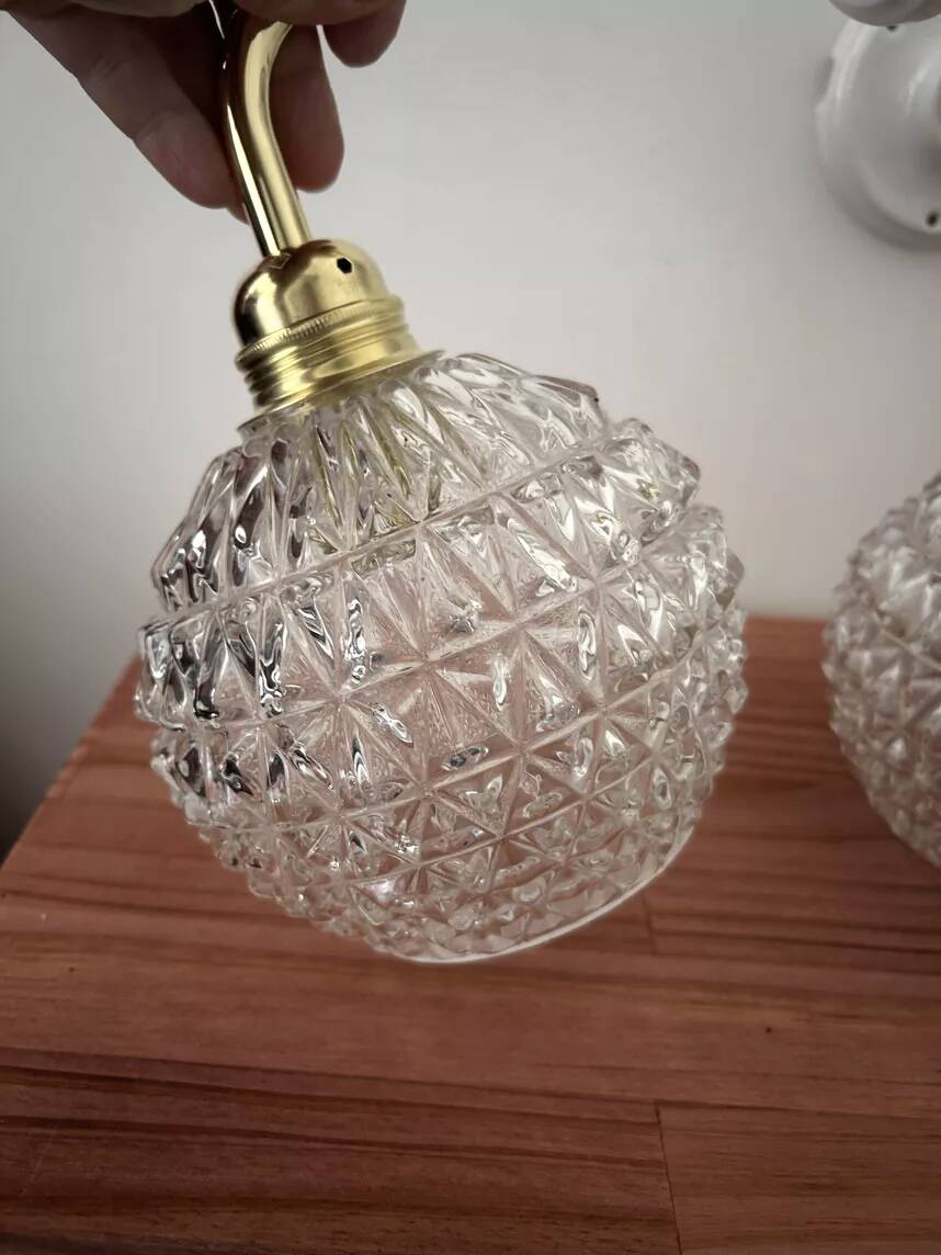 Appliques murales globes en verre
