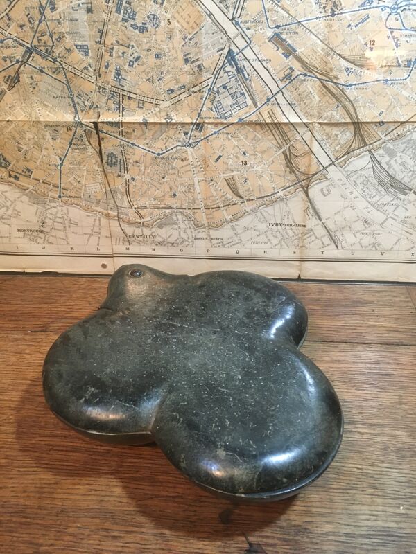 Boîte indienne à tika ou épices en pierre