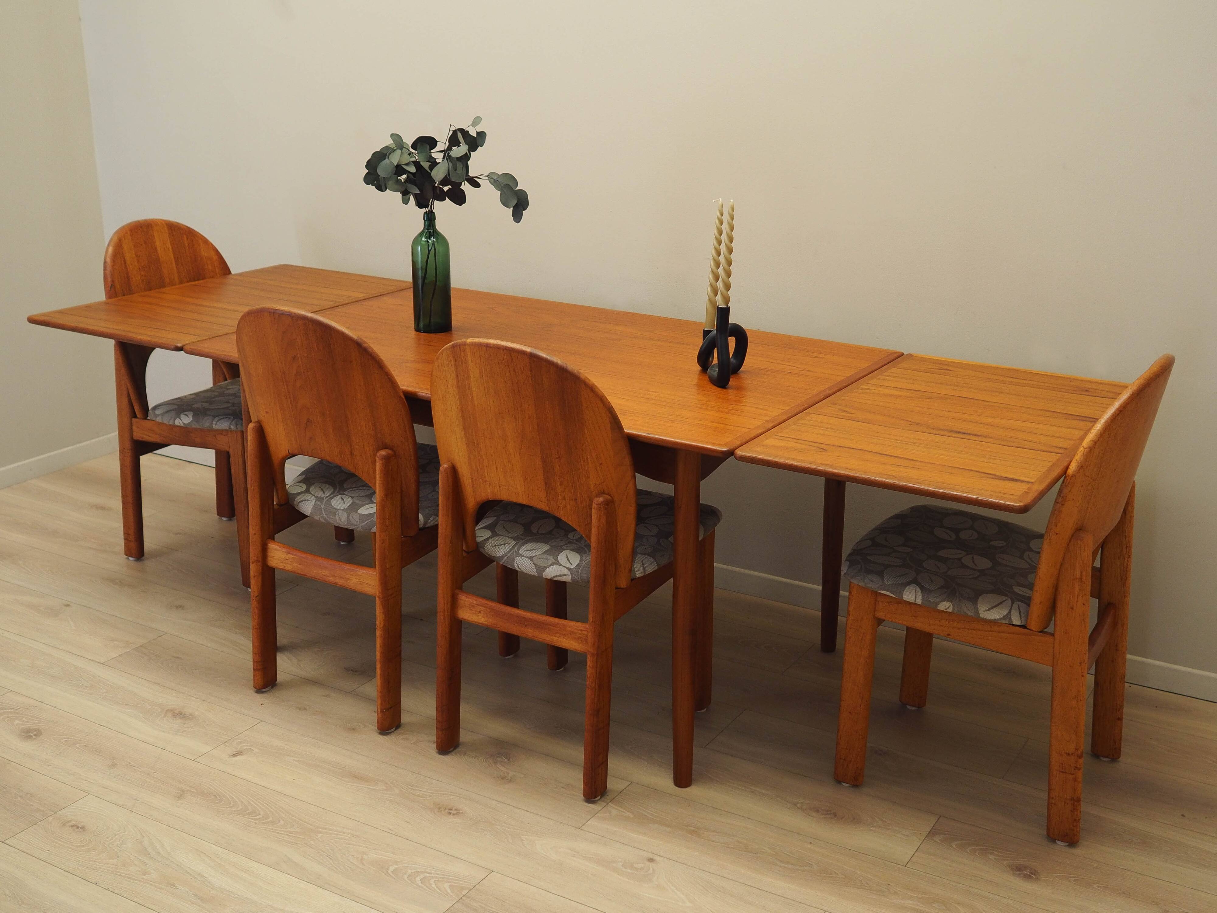 Teak table, Danish design, 1970s, manufactured in Denmark