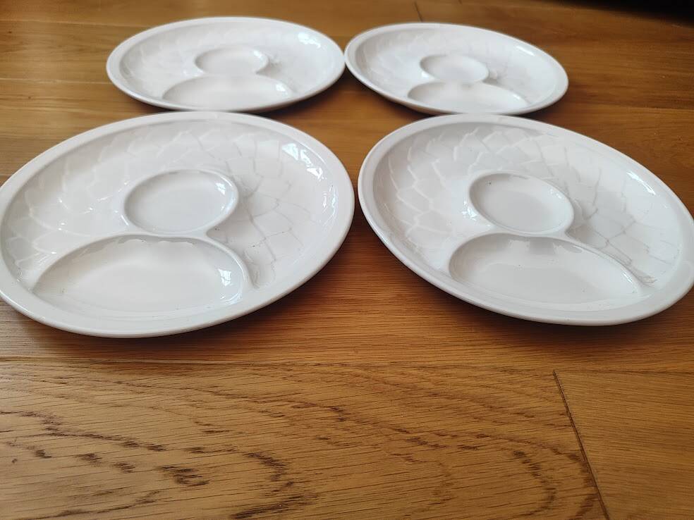 New! 1960/80 Salins / 4 Large Artichoke Plates / white
