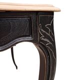 Writing table