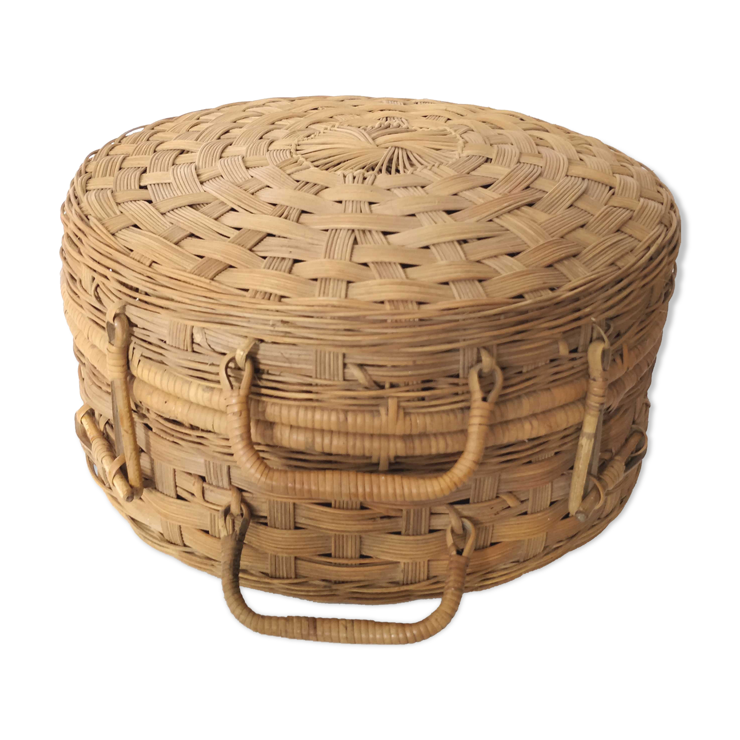 Round case in rattan 60s