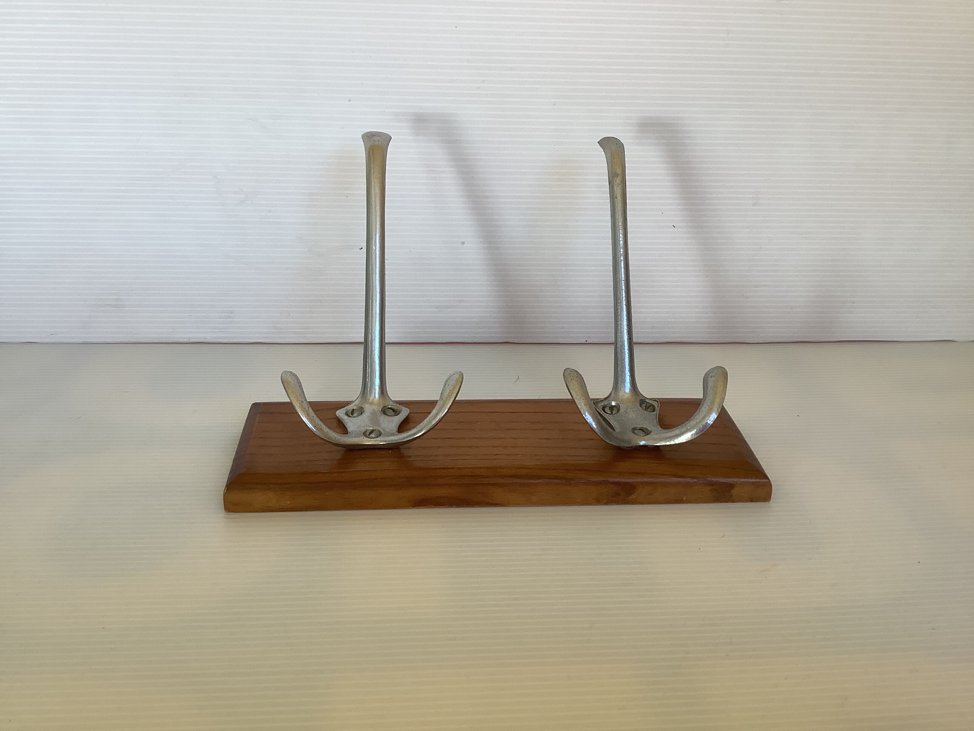 Wooden wall coat rack 2 hooks