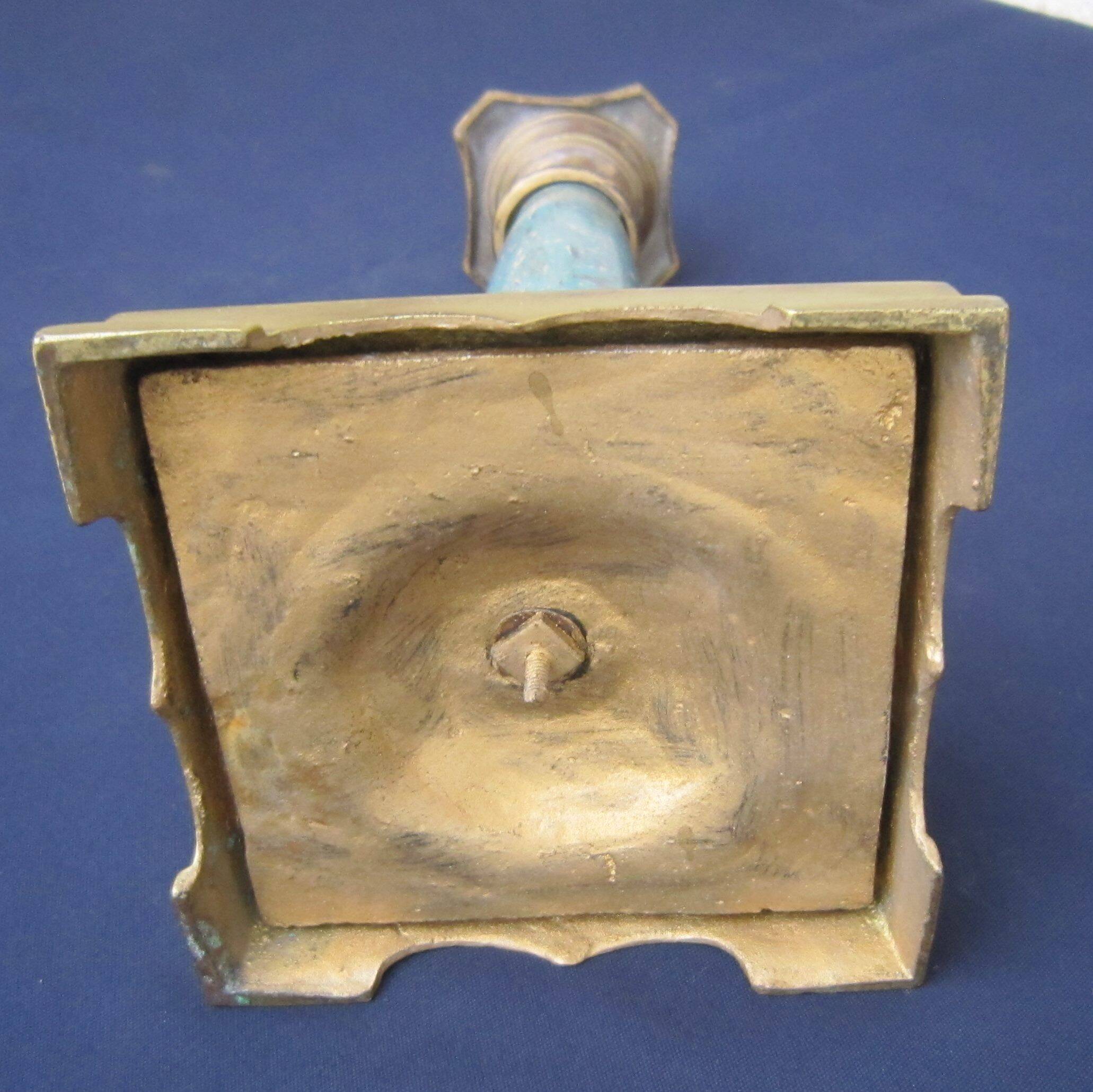 Ancien pied de lampe, en bronze