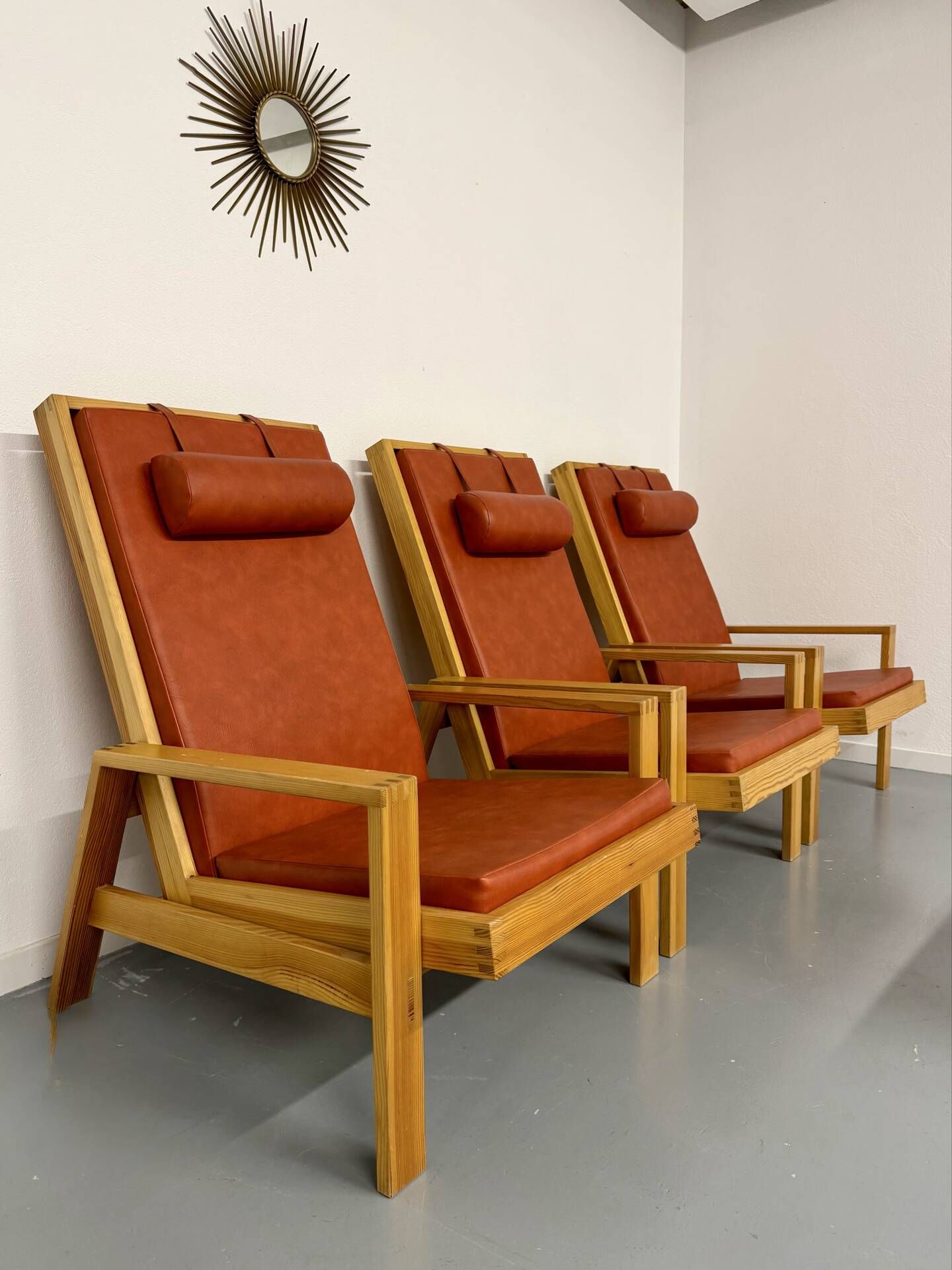 Ensemble salon en pin 3 fauteuils lounge et table design scandinave 70