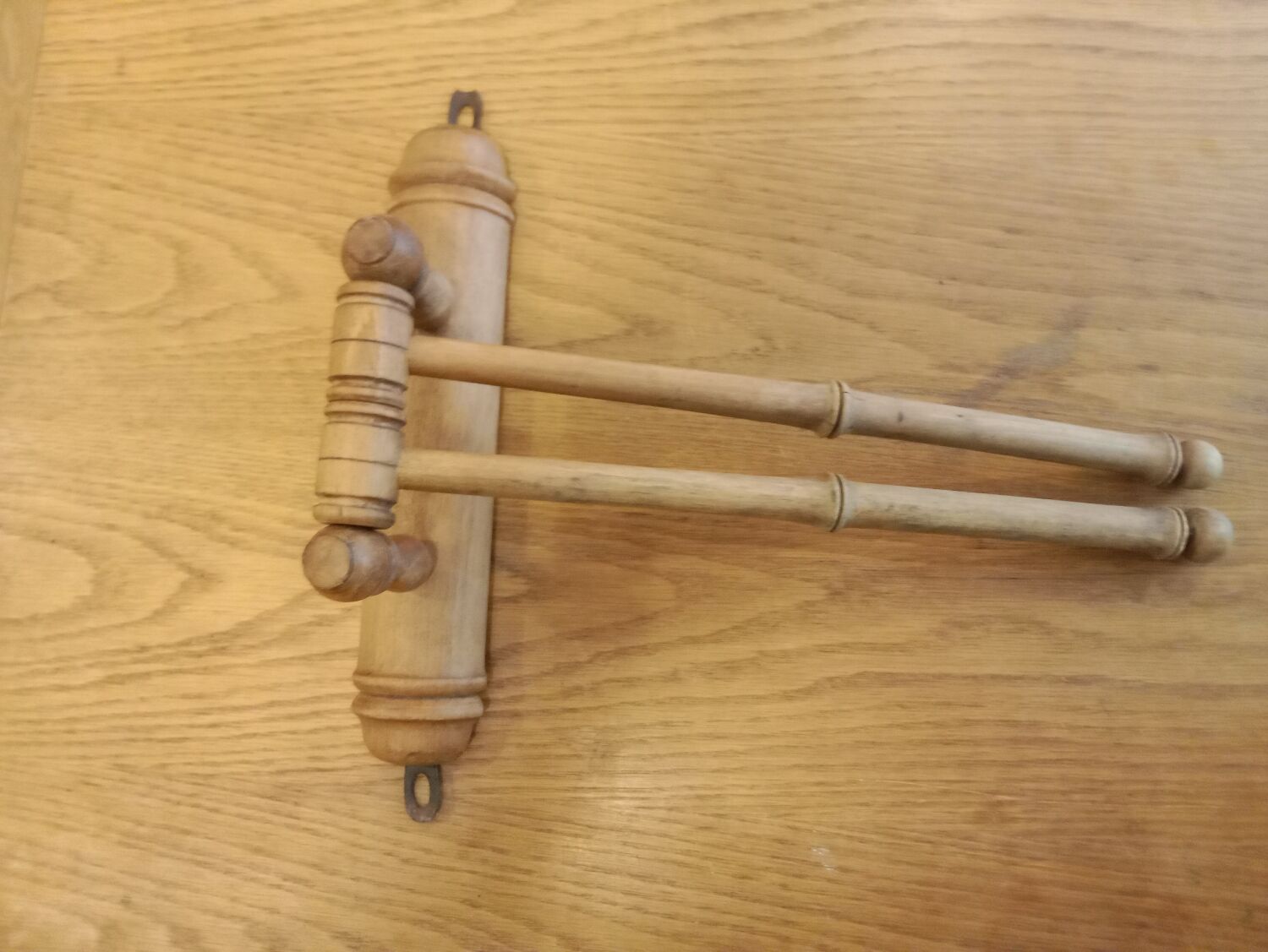 Porte serviette en bois