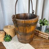 Old bucket in wood & metal 19th century