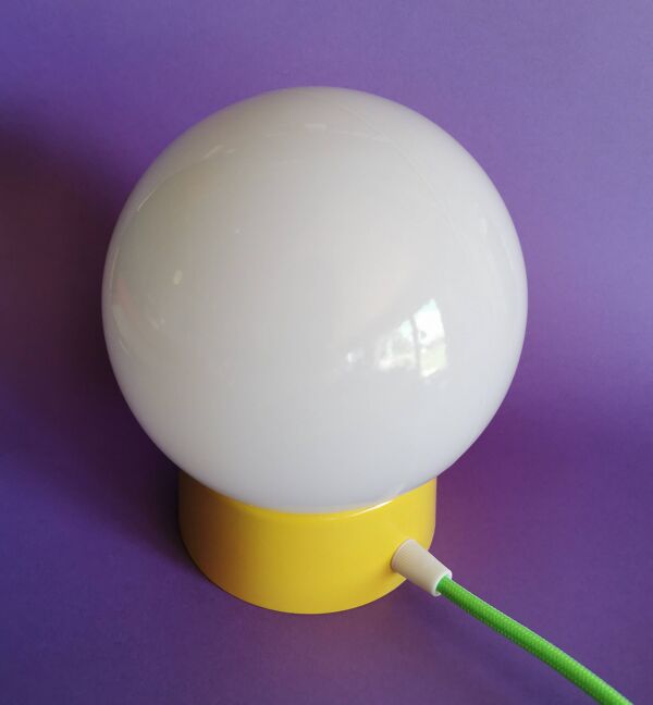 Lampe salon chevet bureau vintage opaline blanche ''Jaune