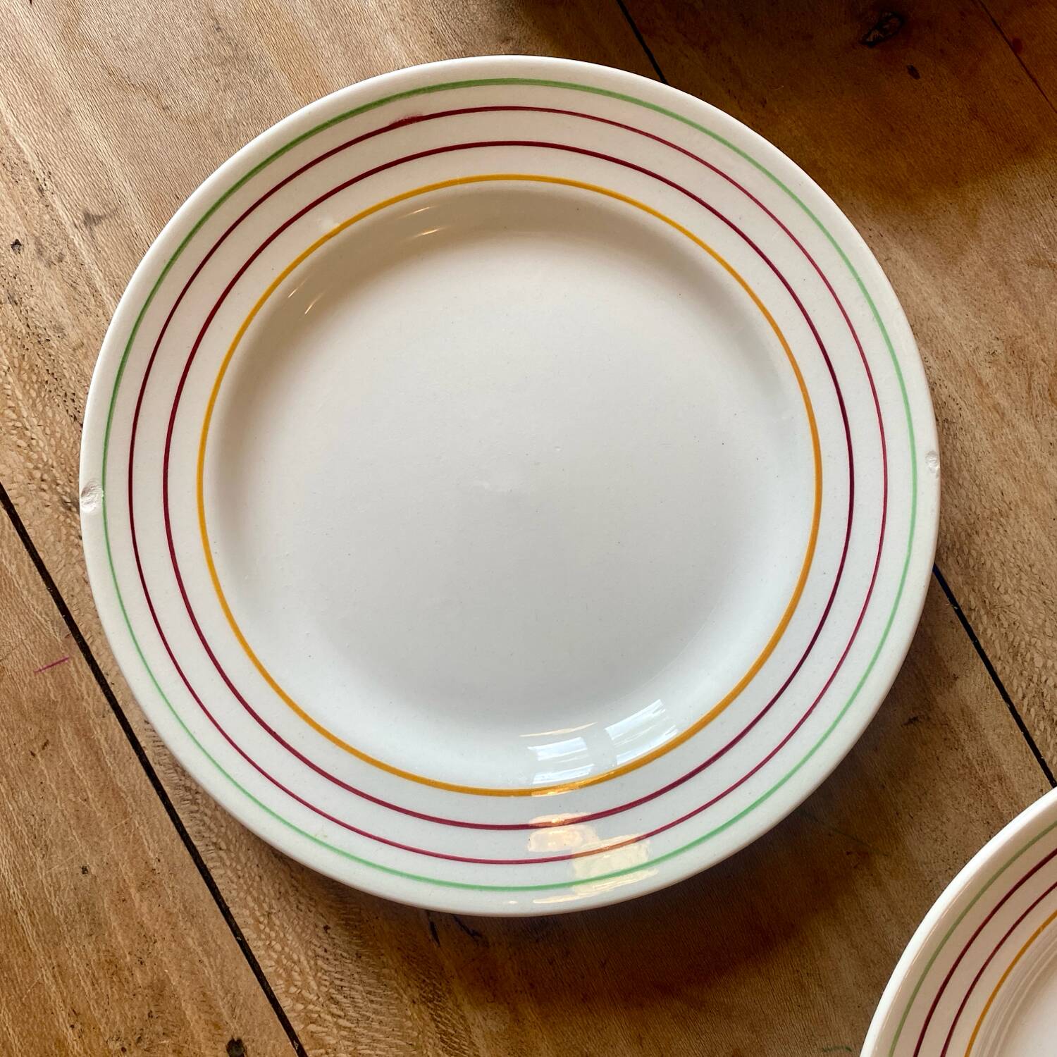 Set of 12 vintage flat plates, Jeannio de Gien model