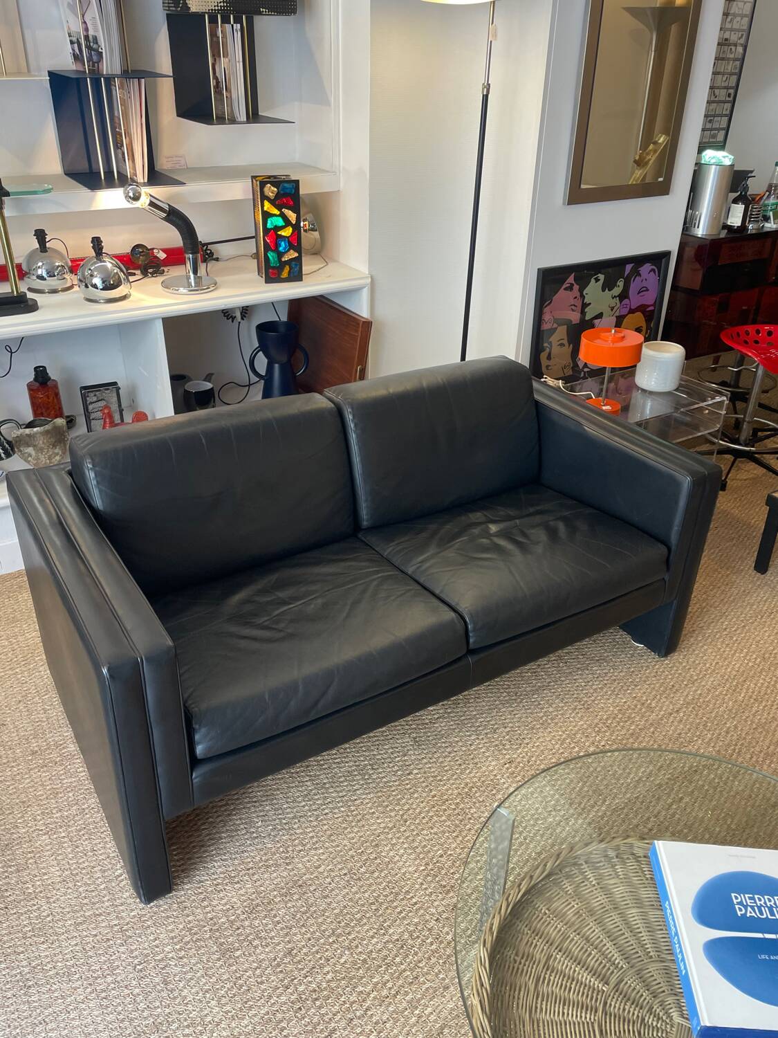 Leather sofa Mobilier International