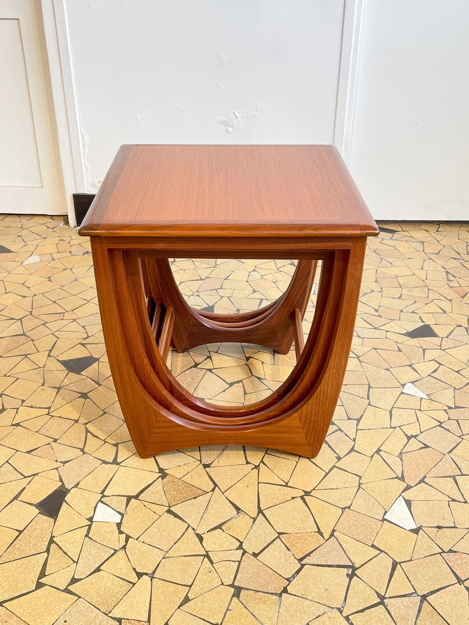 Teak trundle coffee table