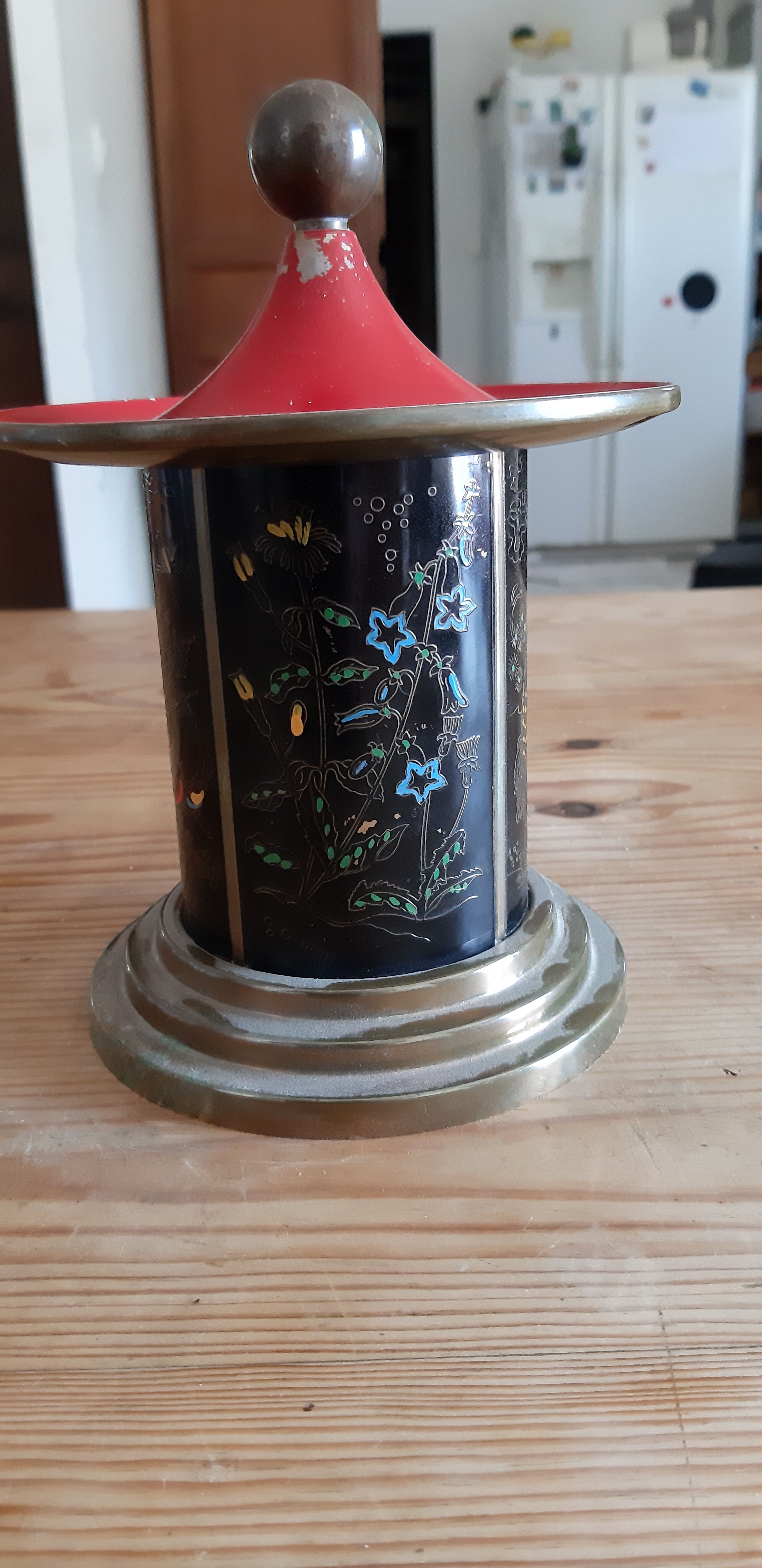Cigarettes holder vintage metal enamelled