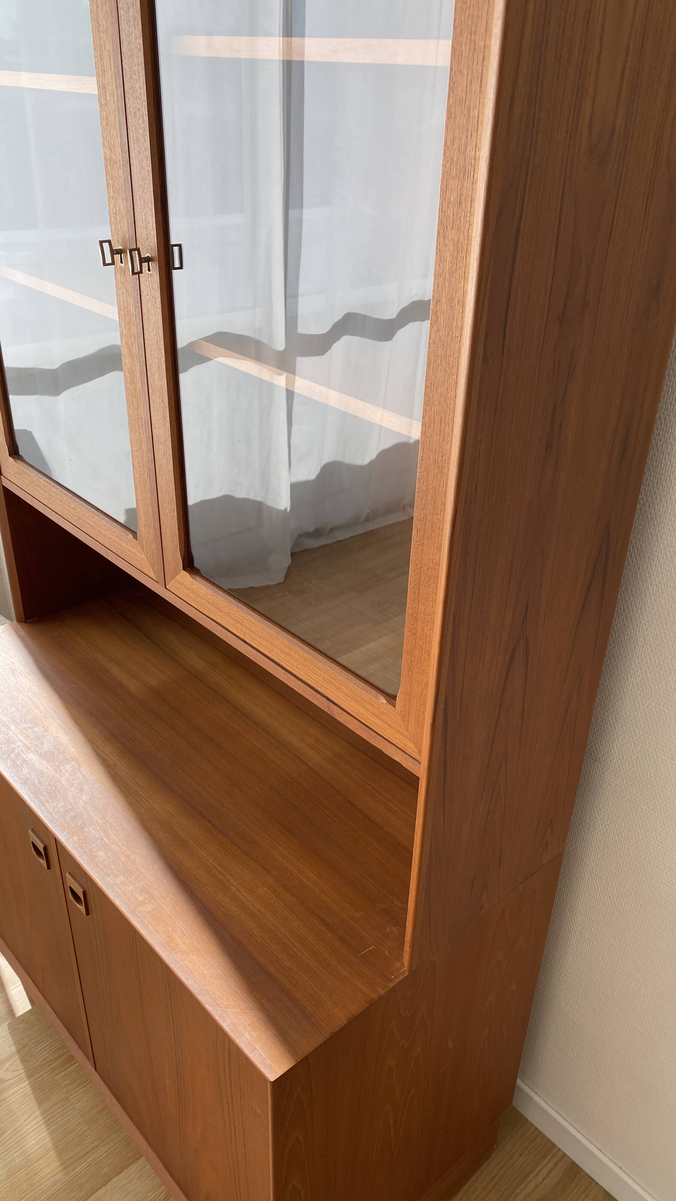 Meuble vitrine scandinave années 60 en teck par Erik Brouer