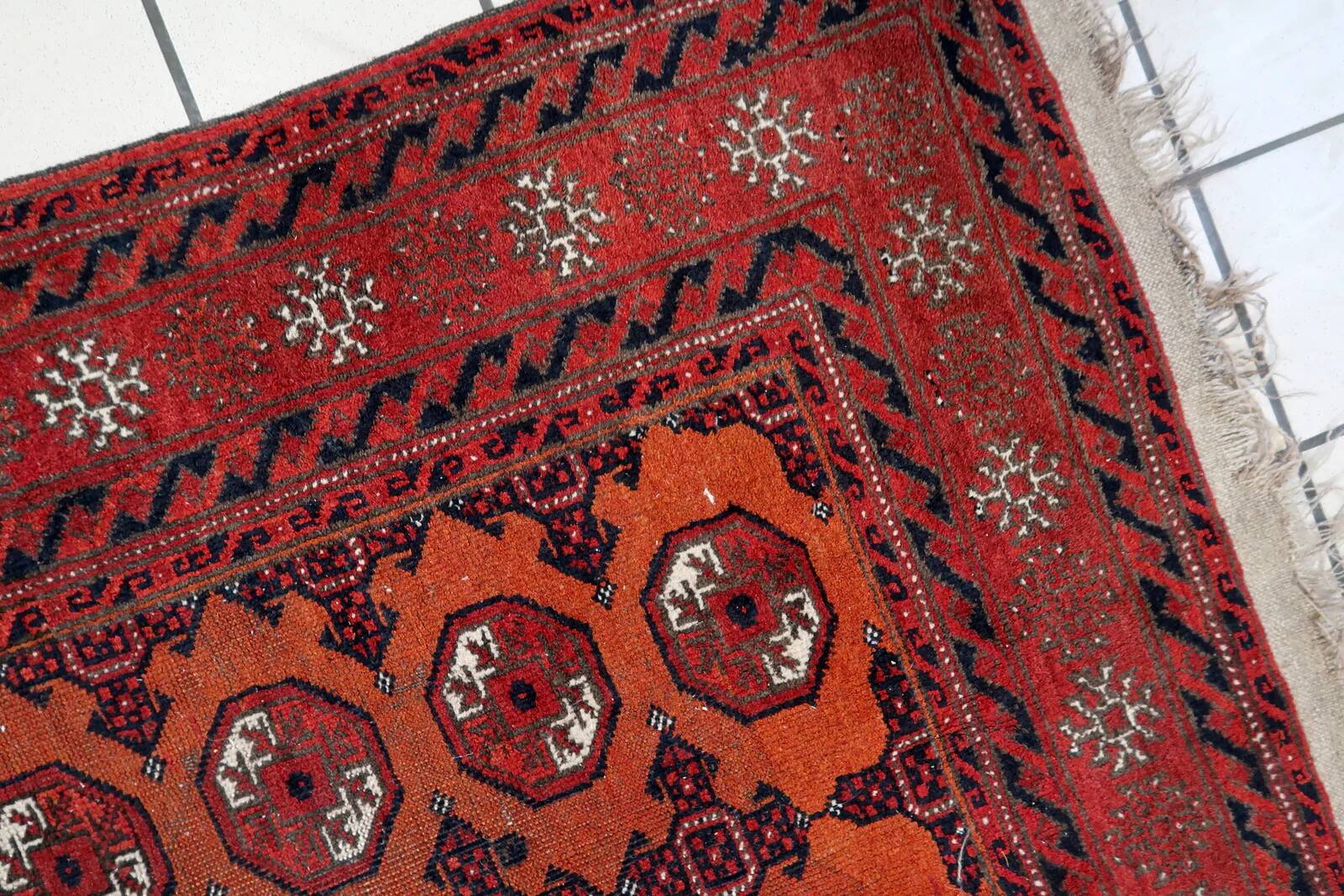 Handmade antique Afghan Baluch rug 118cm x 149cm, 1920s