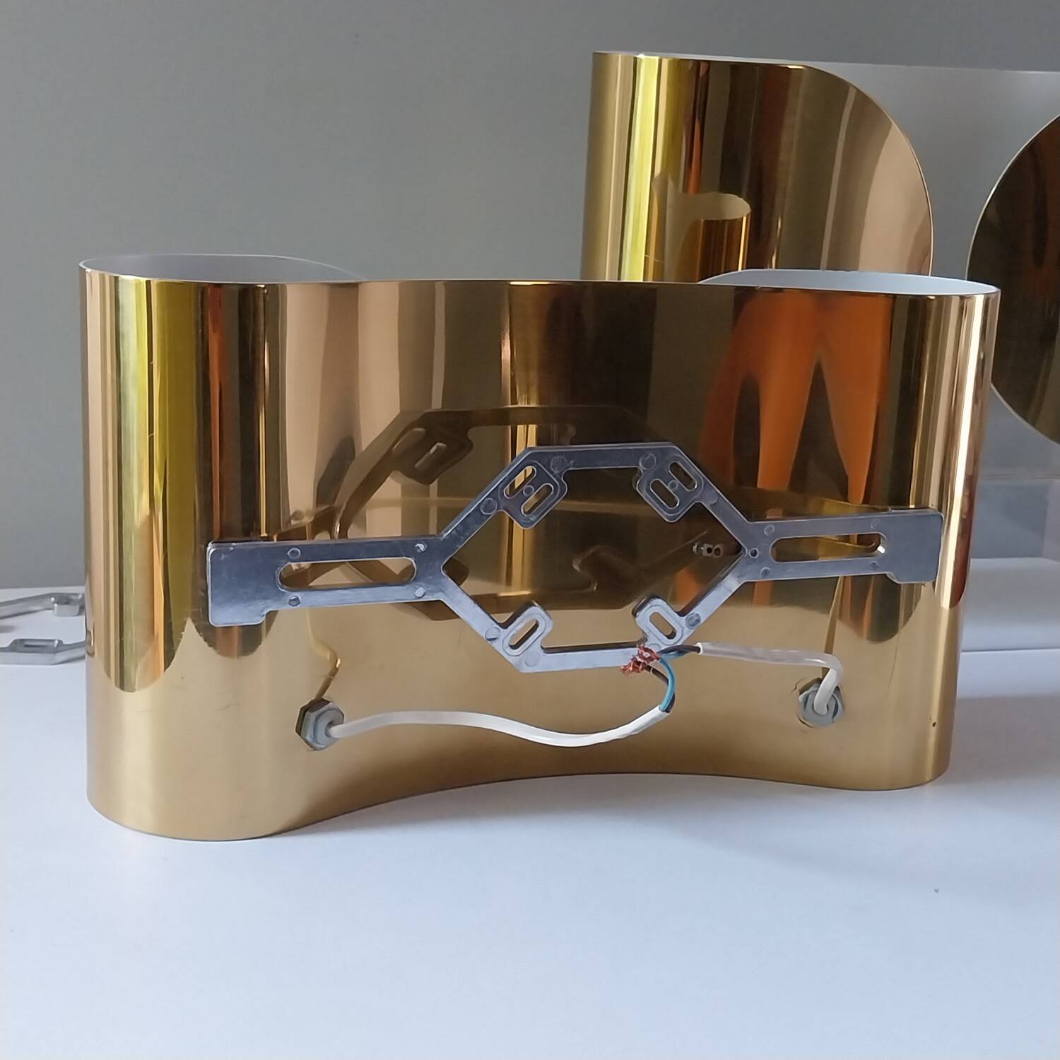 “Foglio Oro” wall lamp by Tobia Scarpa, Flos