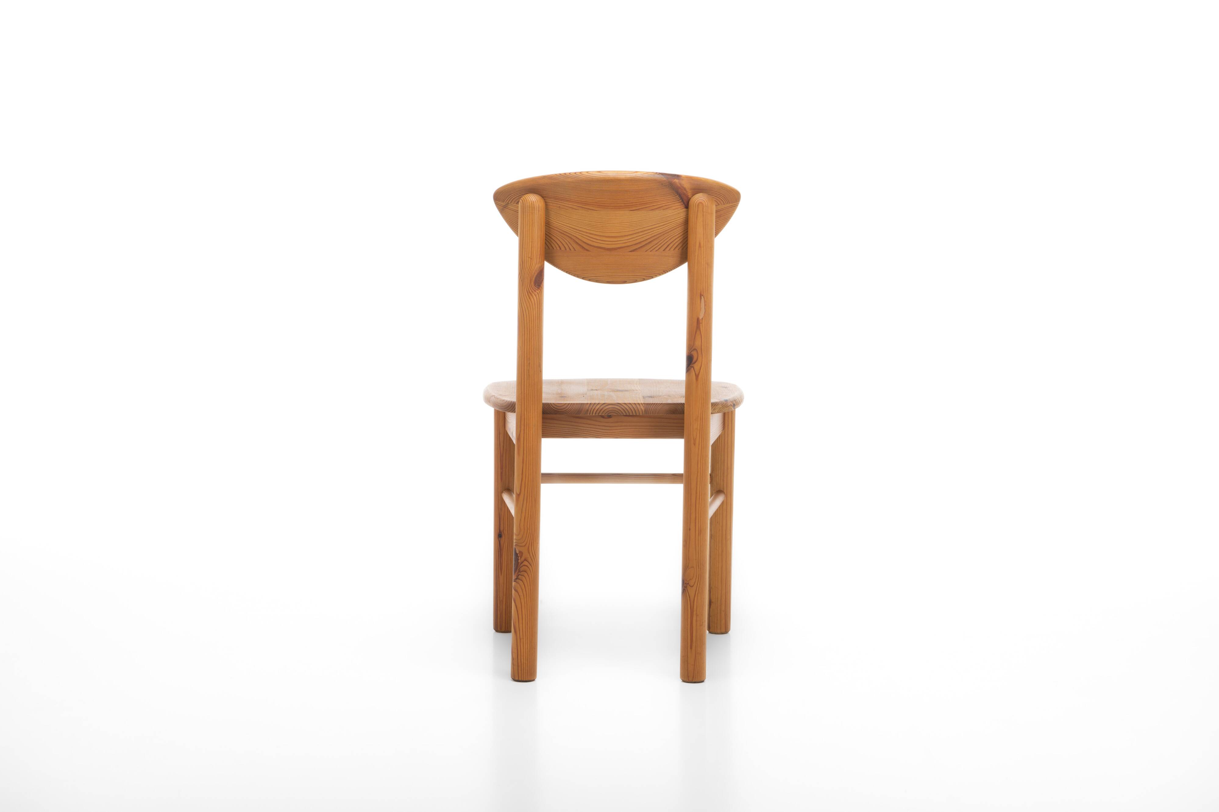 Suite de 6 chaises à repas vintage en pin