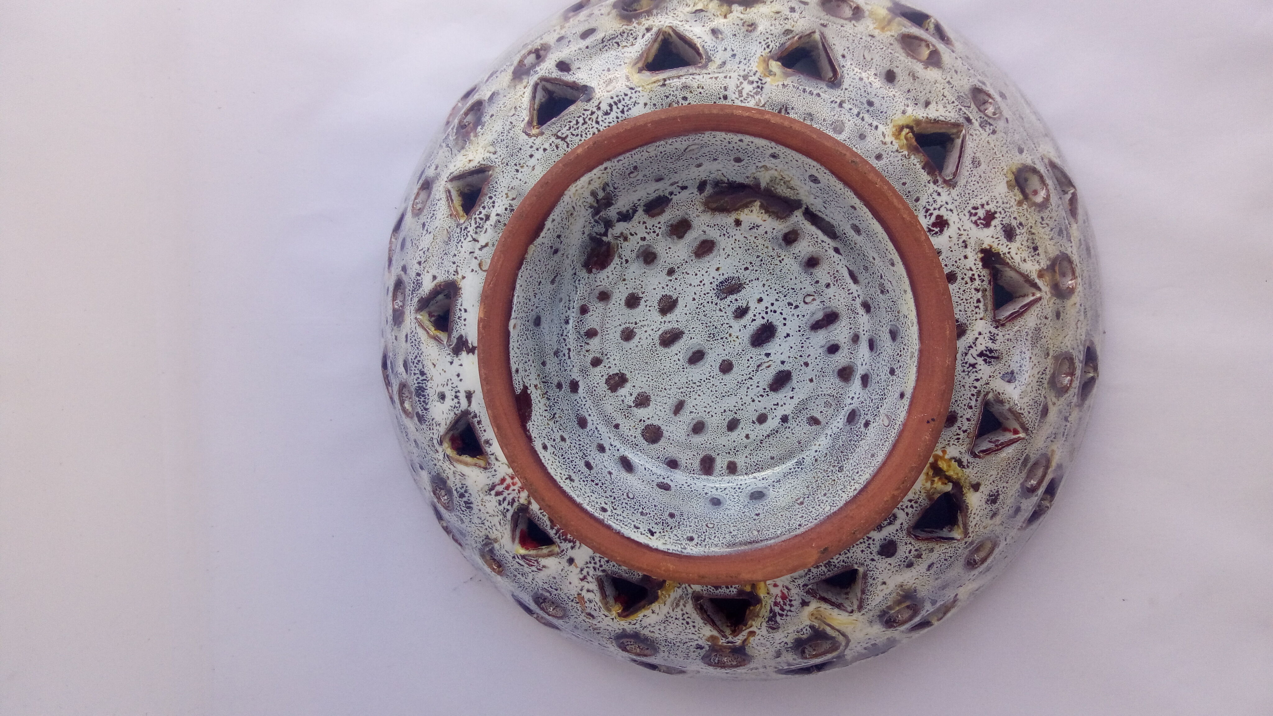 Ethnic cut in grey and brown enamelled earth