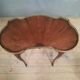 Table rognon en plaquage style Louis XV