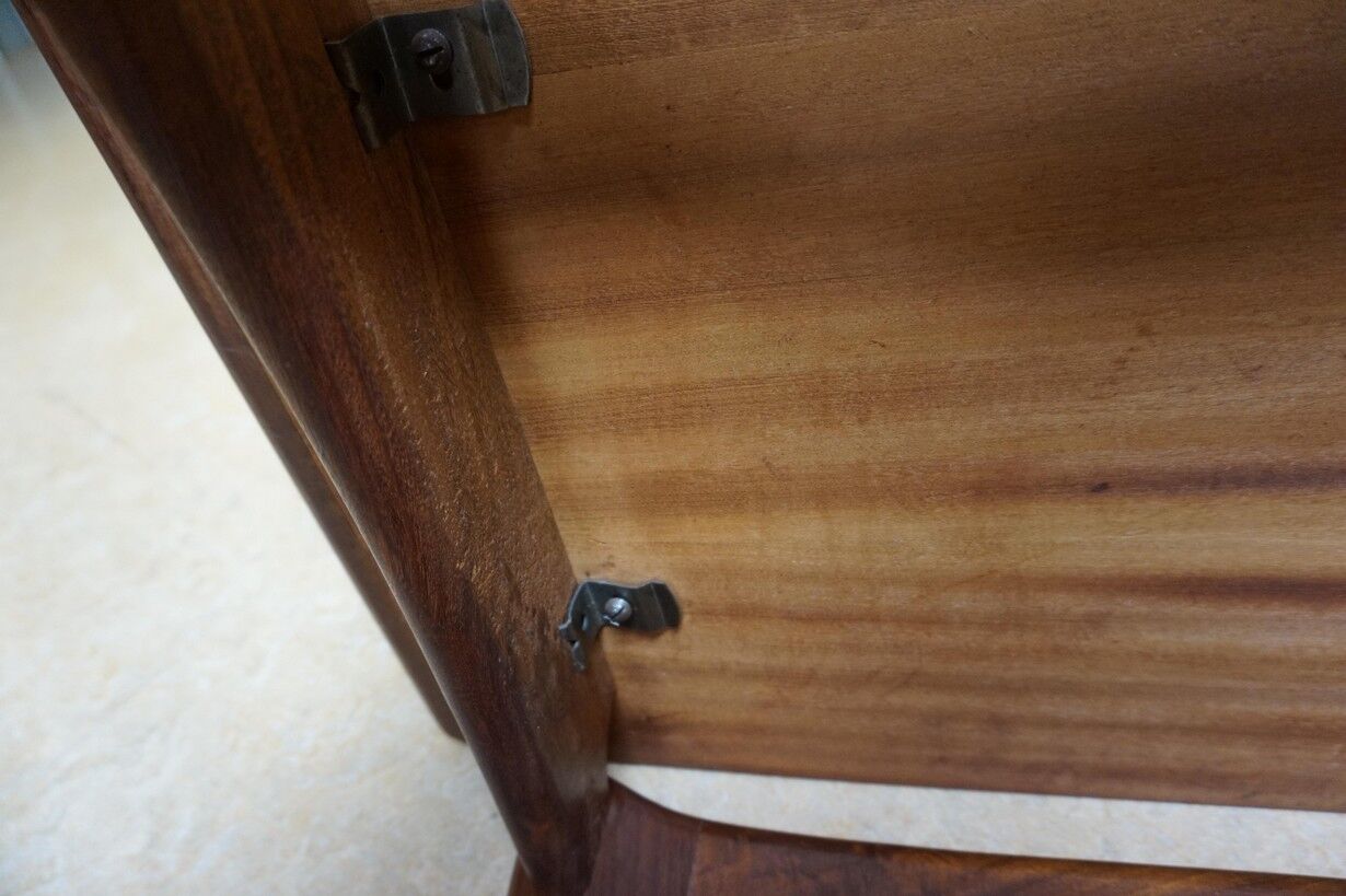 Table d’appoint par Louis Van Teeffelen pour Wébé