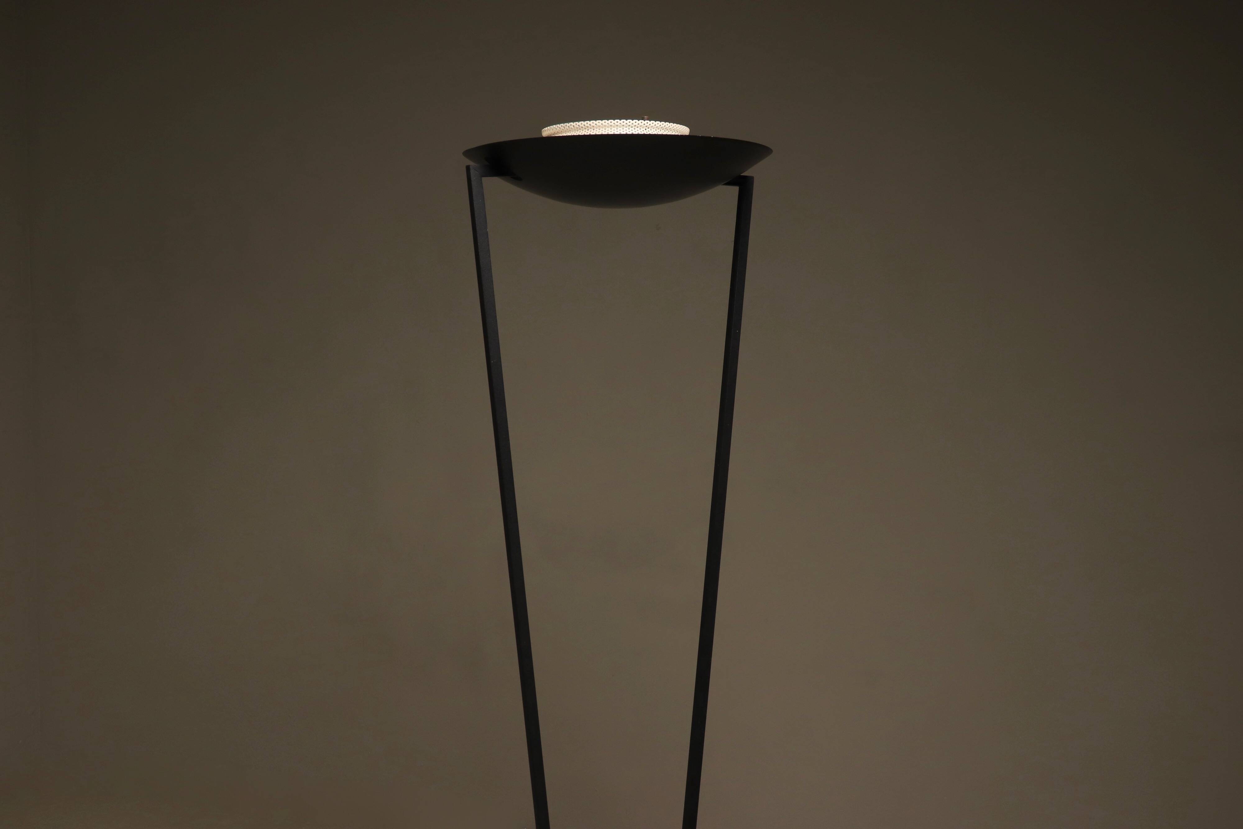 1st edition Victory floor lamp designed by Artoff for Lumen Center Italy 1980s